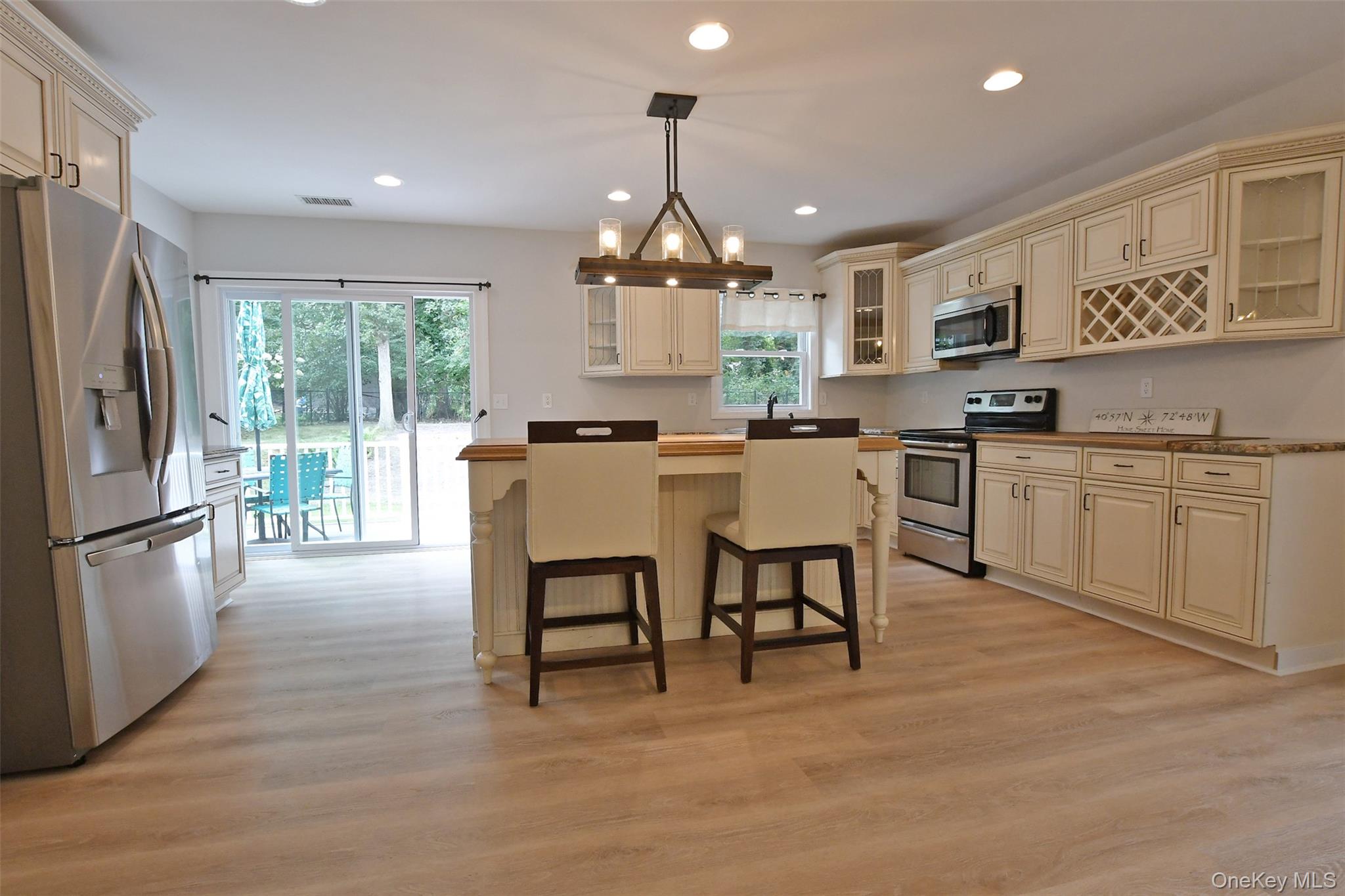 39 Hill Street E, Wading River, NY 11792