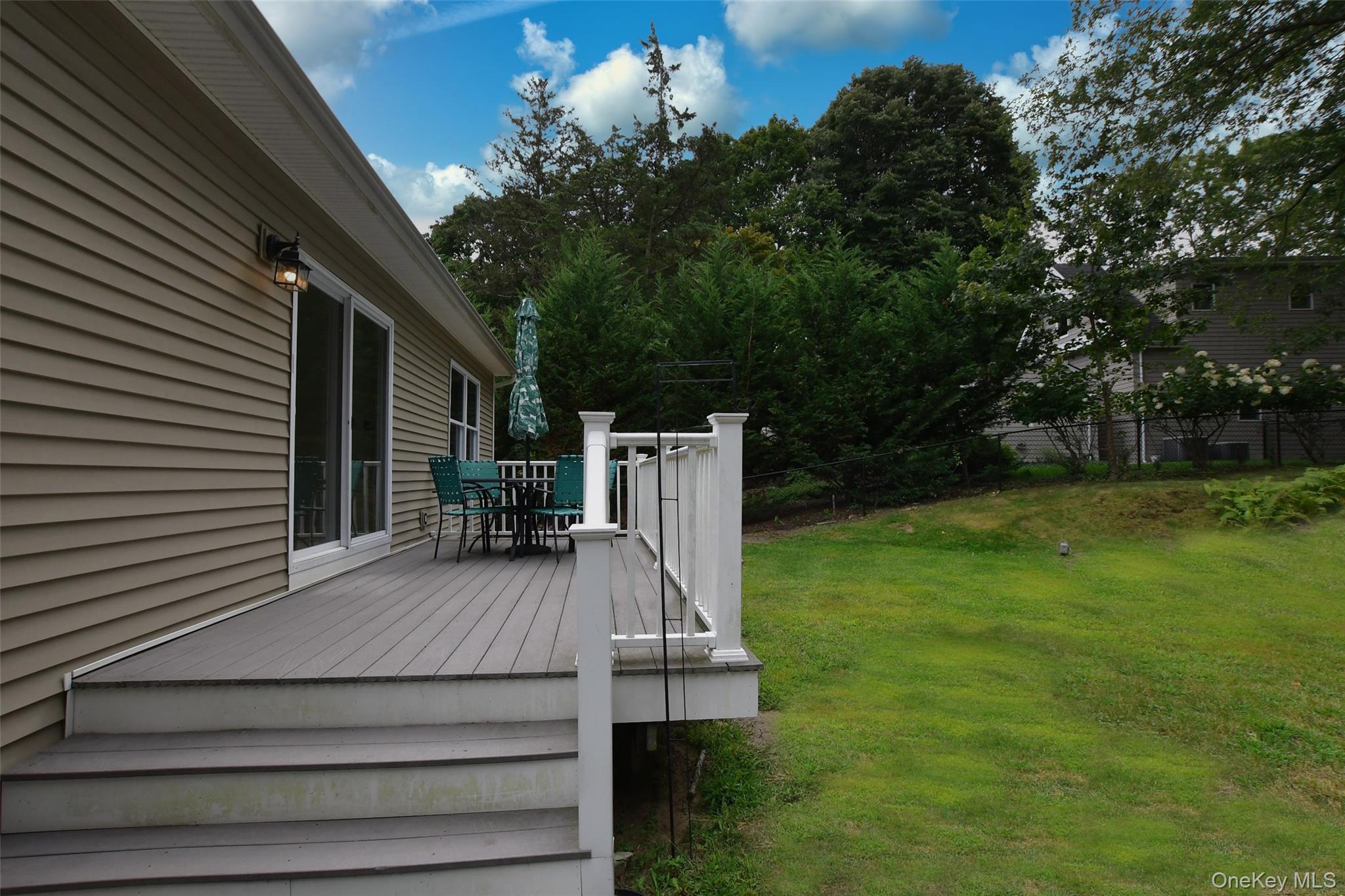 39 Hill Street E, Wading River, NY 11792