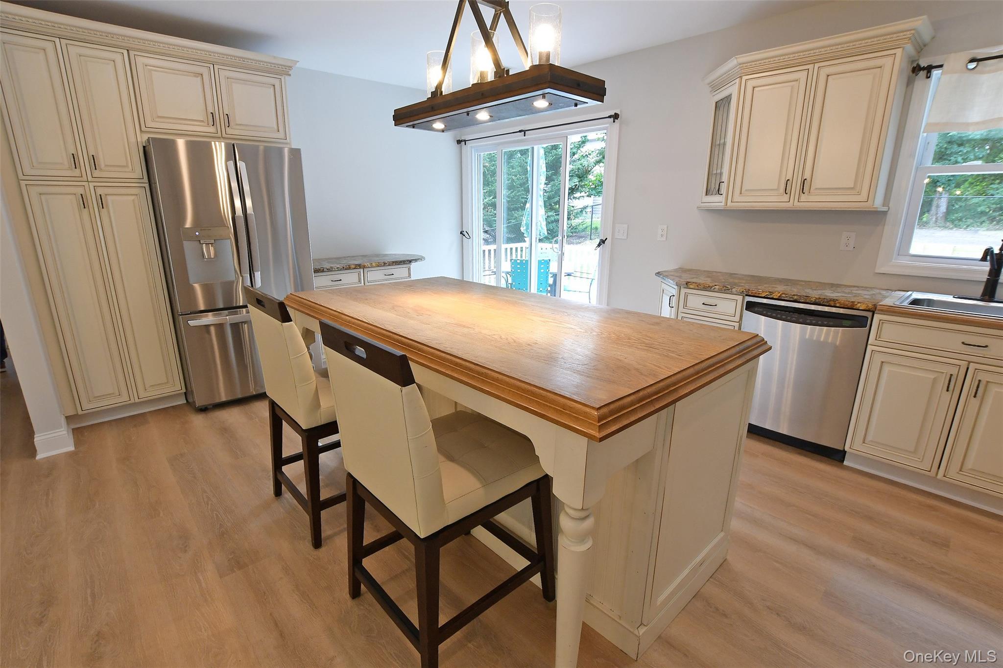 39 Hill Street E, Wading River, NY 11792