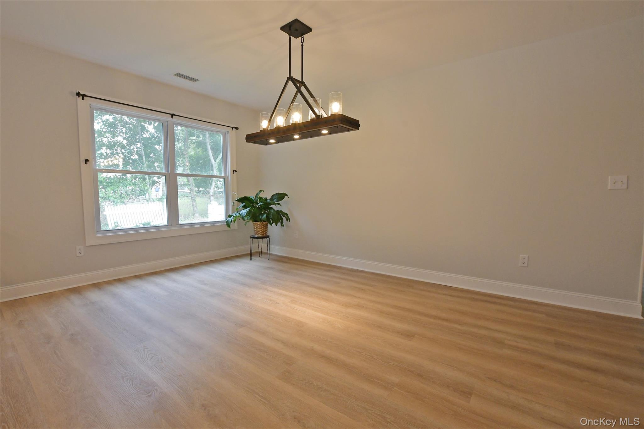 39 Hill Street E, Wading River, NY 11792