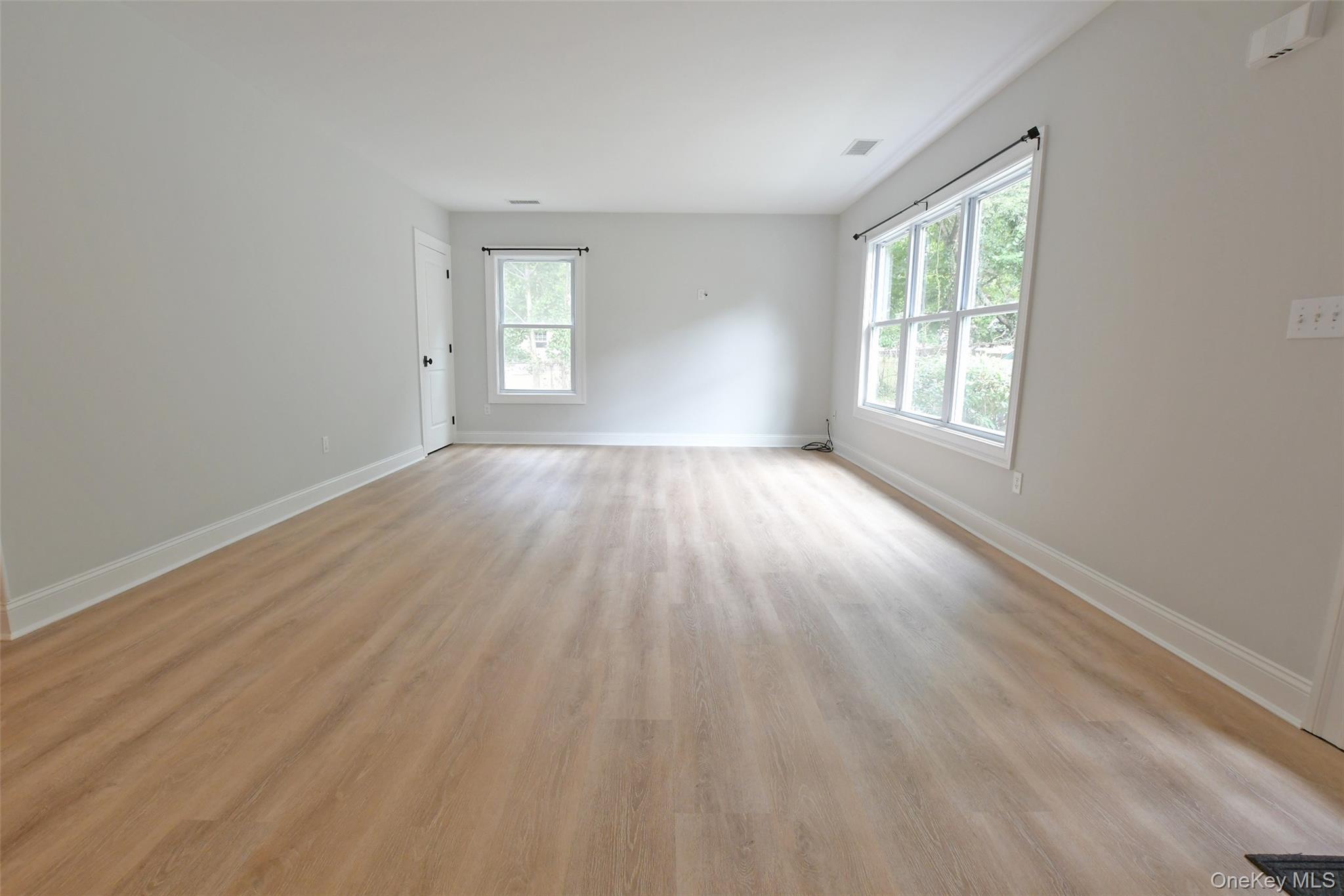 39 Hill Street E, Wading River, NY 11792