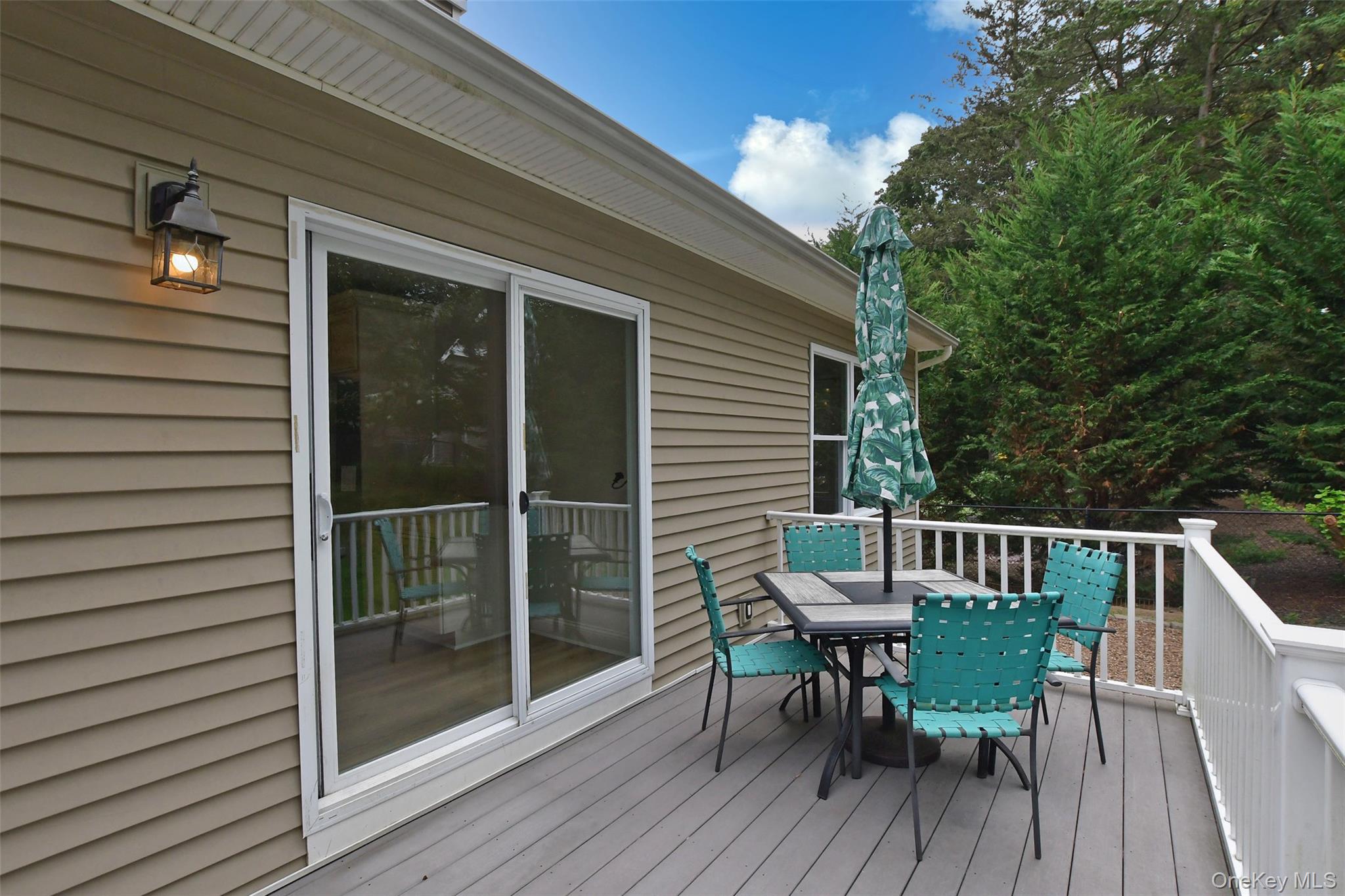 39 Hill Street E, Wading River, NY 11792