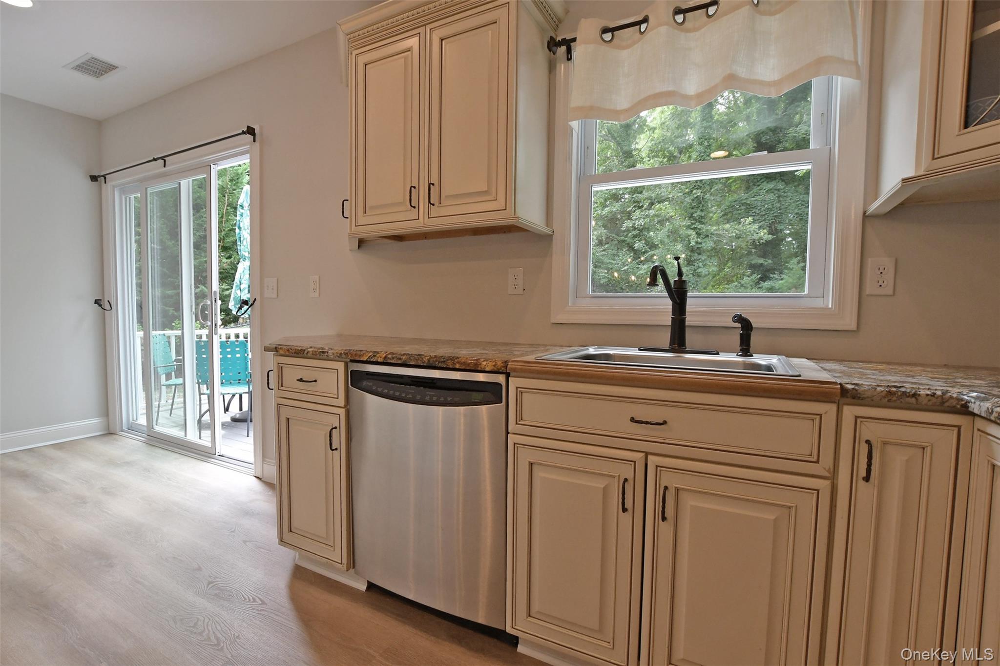 39 Hill Street E, Wading River, NY 11792