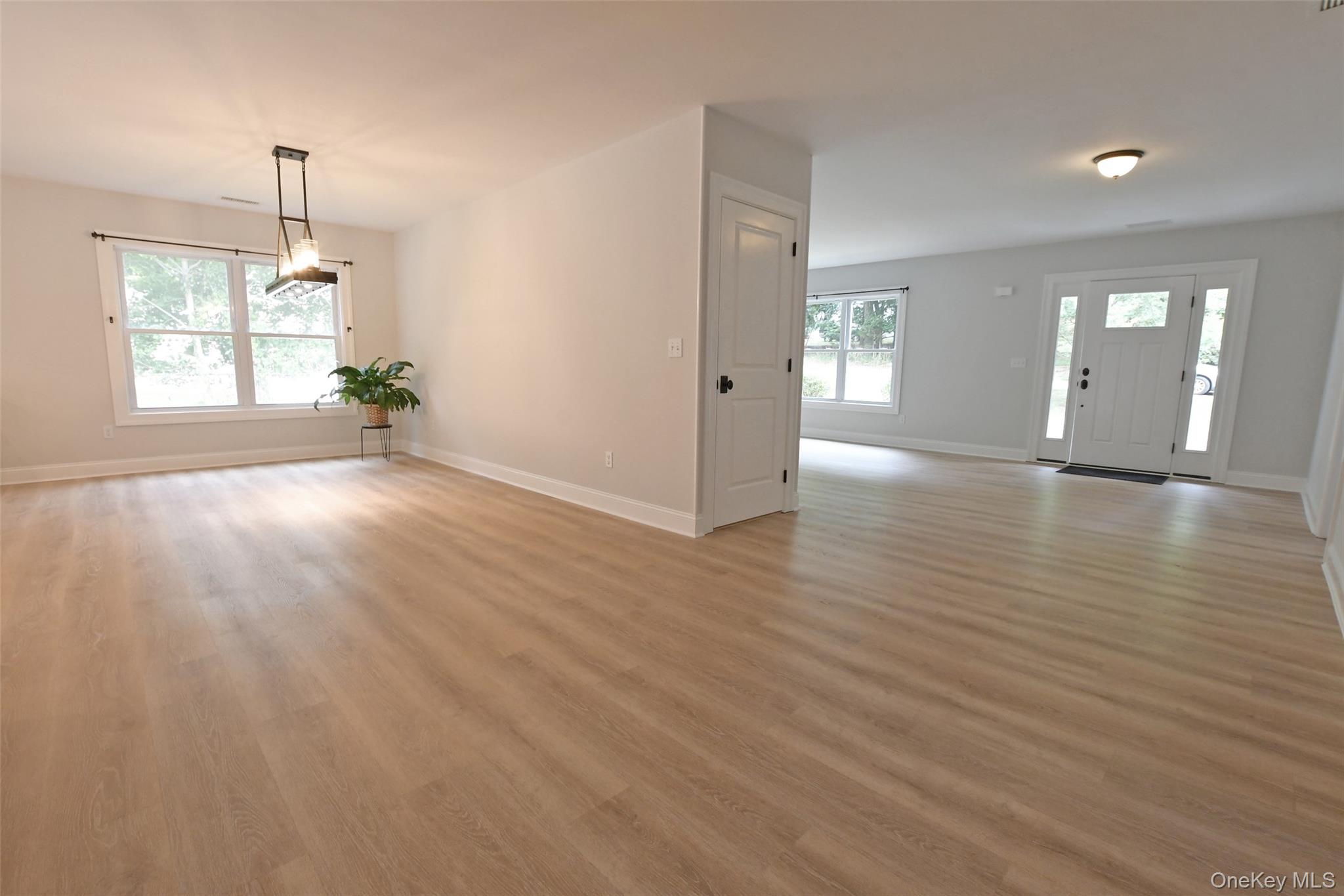 39 Hill Street E, Wading River, NY 11792