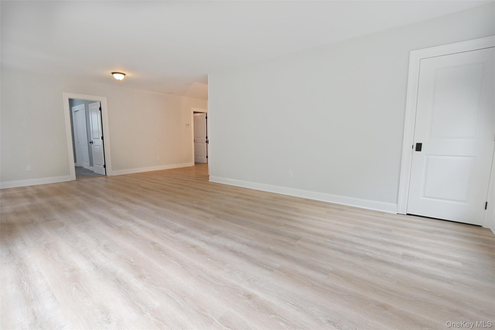 39 Hill Street E, Wading River, NY 11792