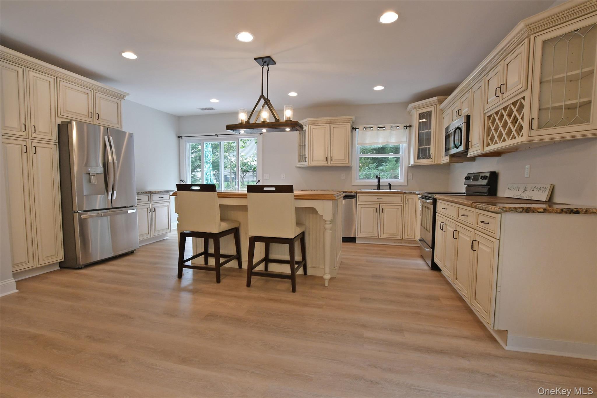 39 Hill Street E, Wading River, NY 11792