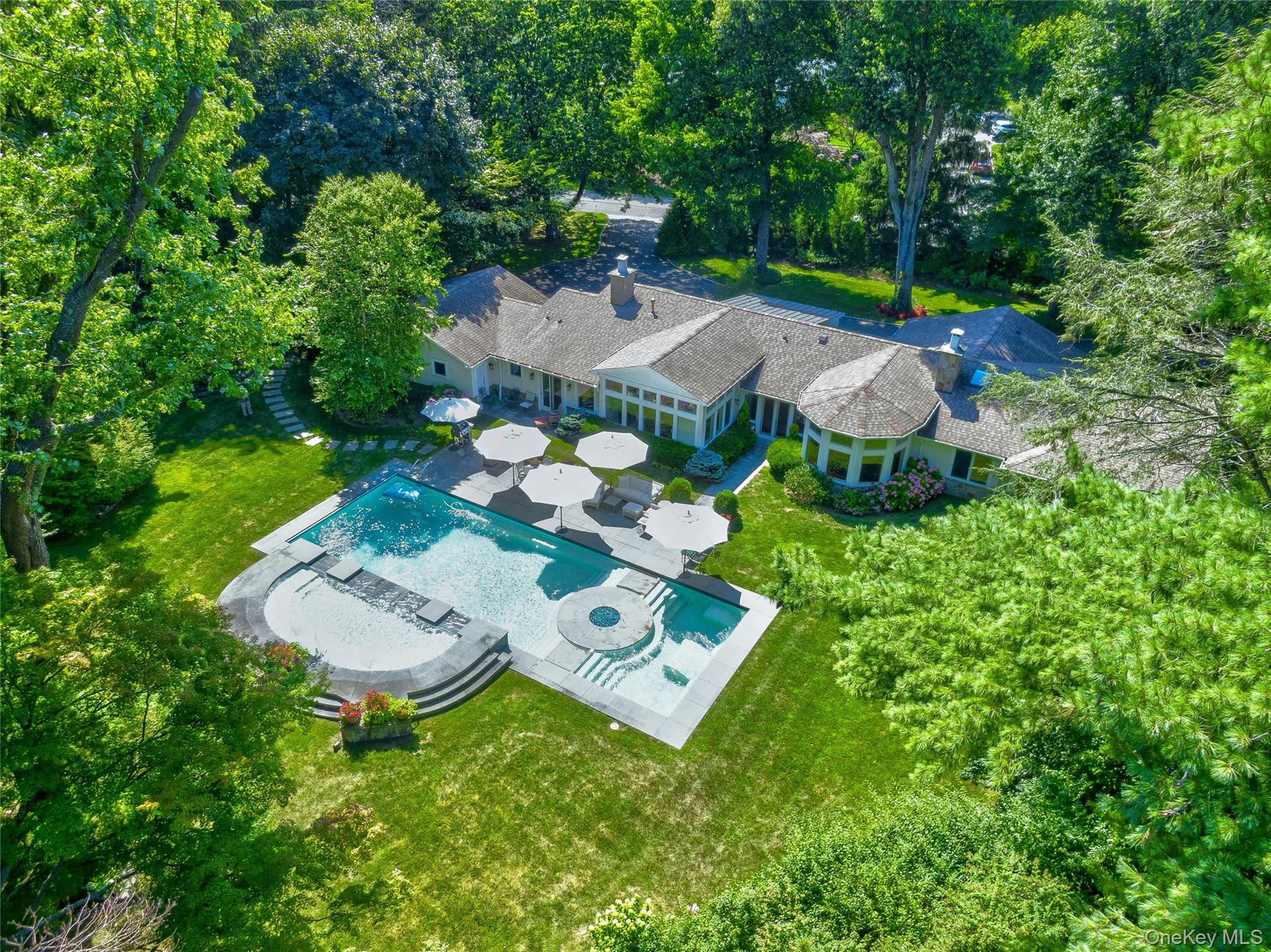 10 Woodland Drive, Sands Point, NY 11050