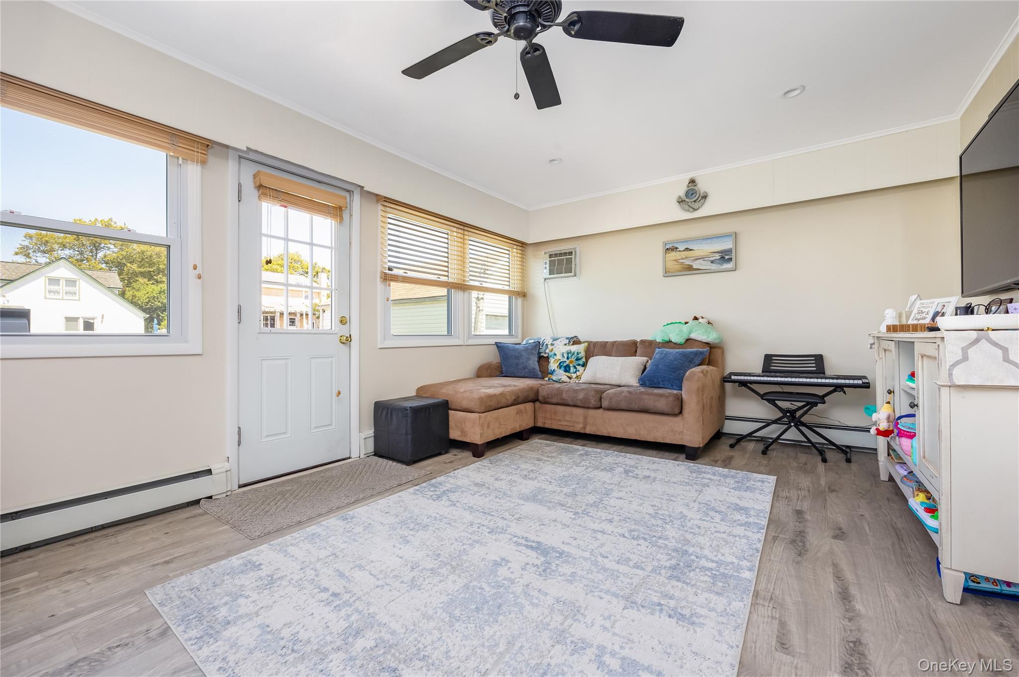 37 New Point Place, Amityville, NY 11701