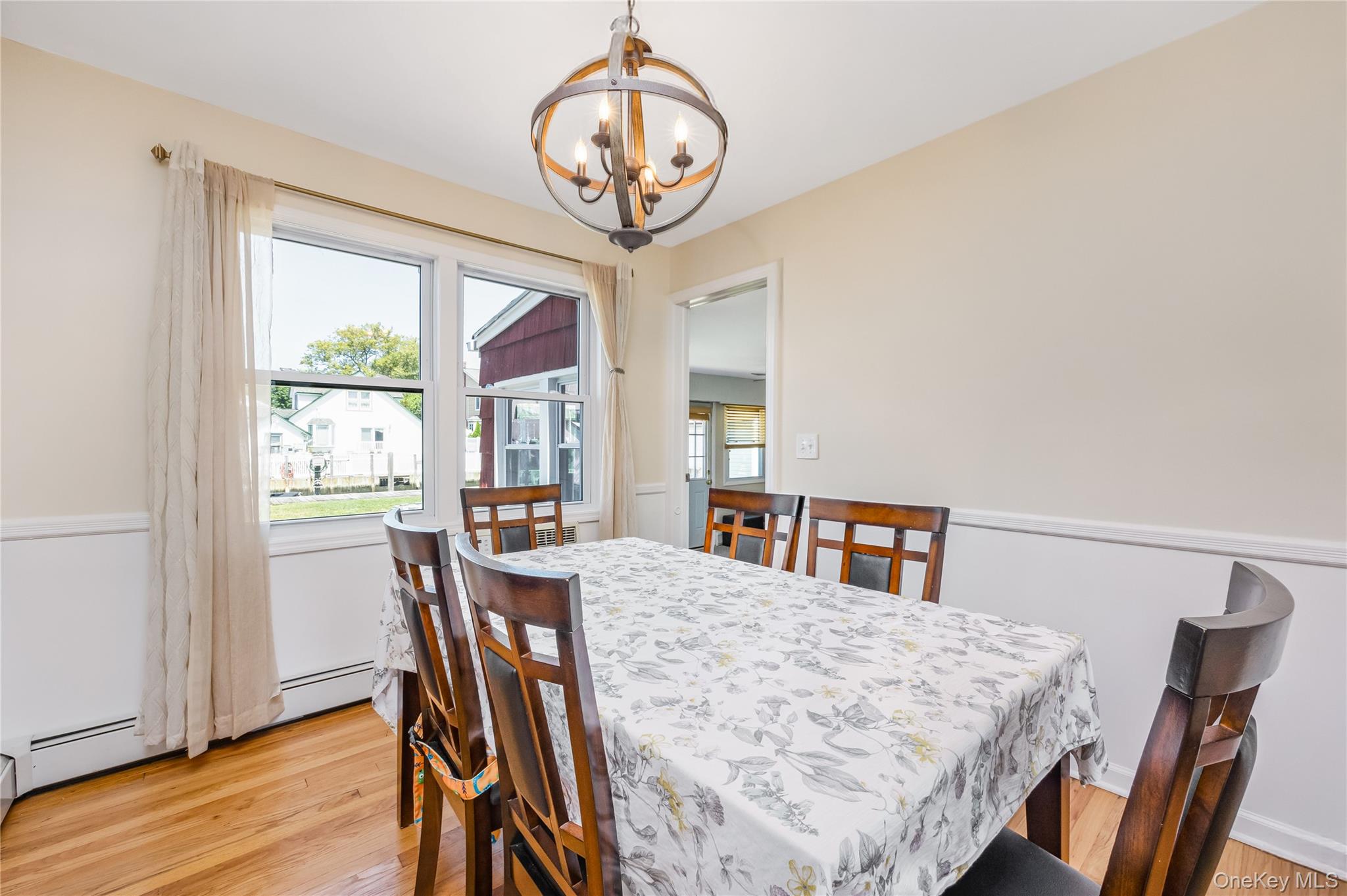 37 New Point Place, Amityville, NY 11701