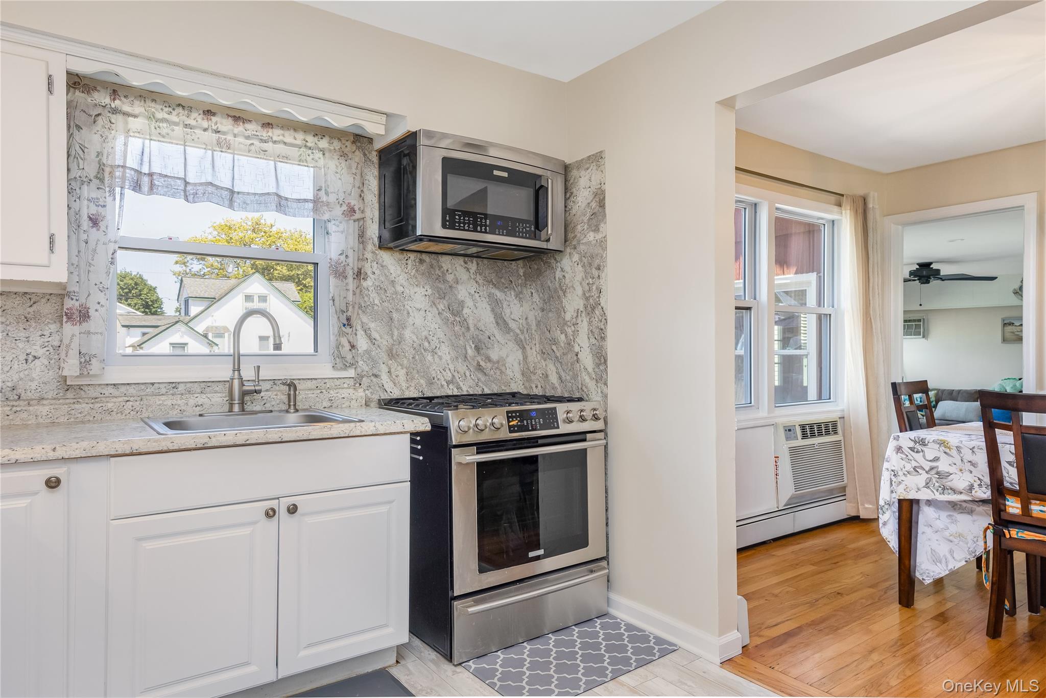 37 New Point Place, Amityville, NY 11701