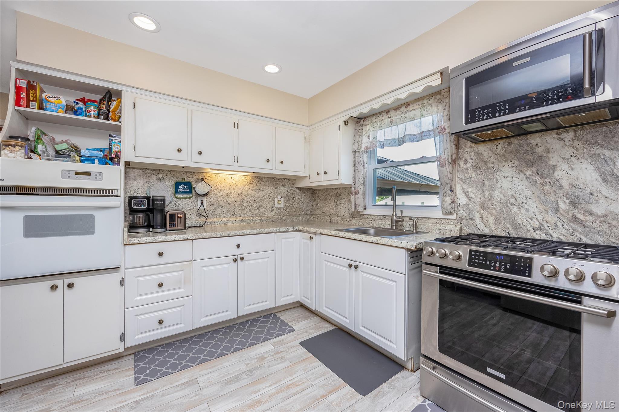 37 New Point Place, Amityville, NY 11701