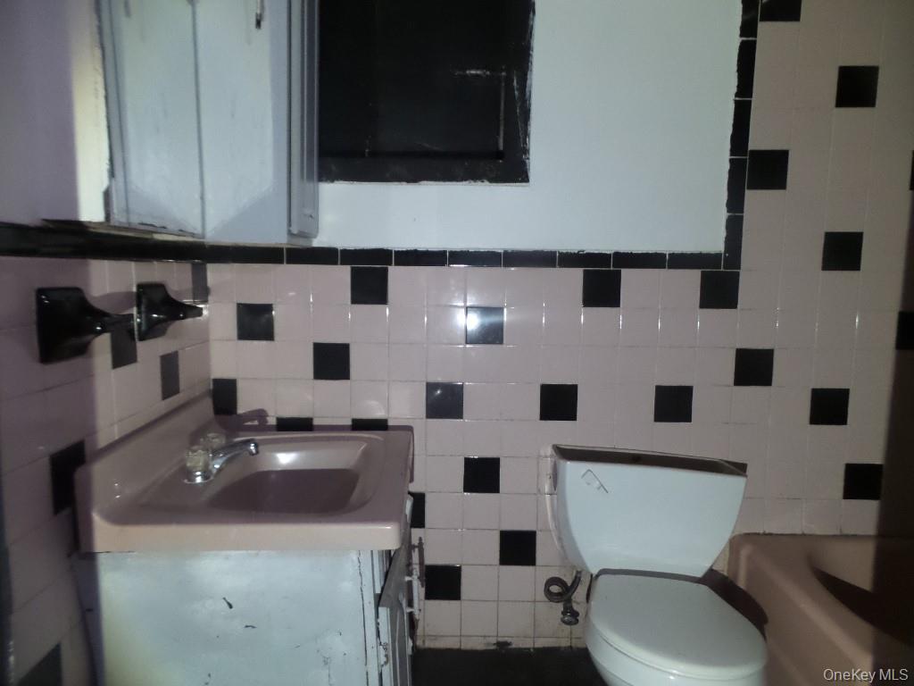 263 East 39 Street, Brooklyn, NY 11203