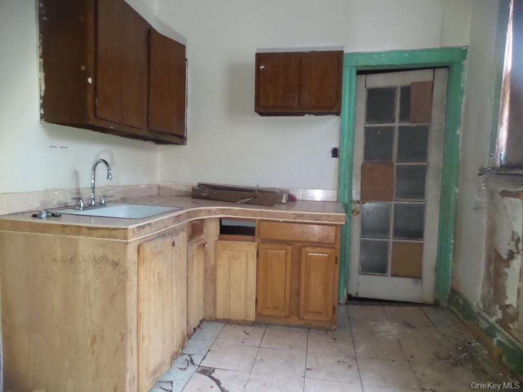 263 East 39 Street, Brooklyn, NY 11203