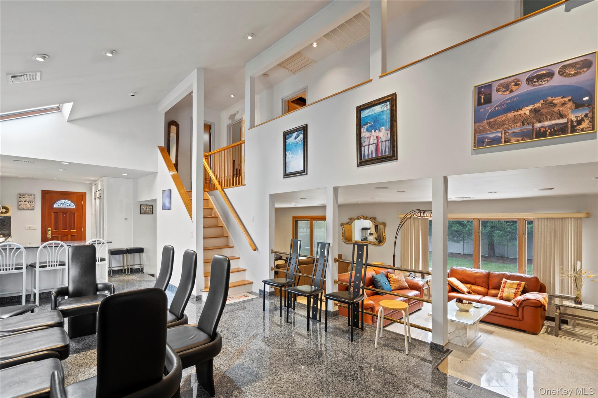 33 Shelter Hill Road, Plainview, NY 11803