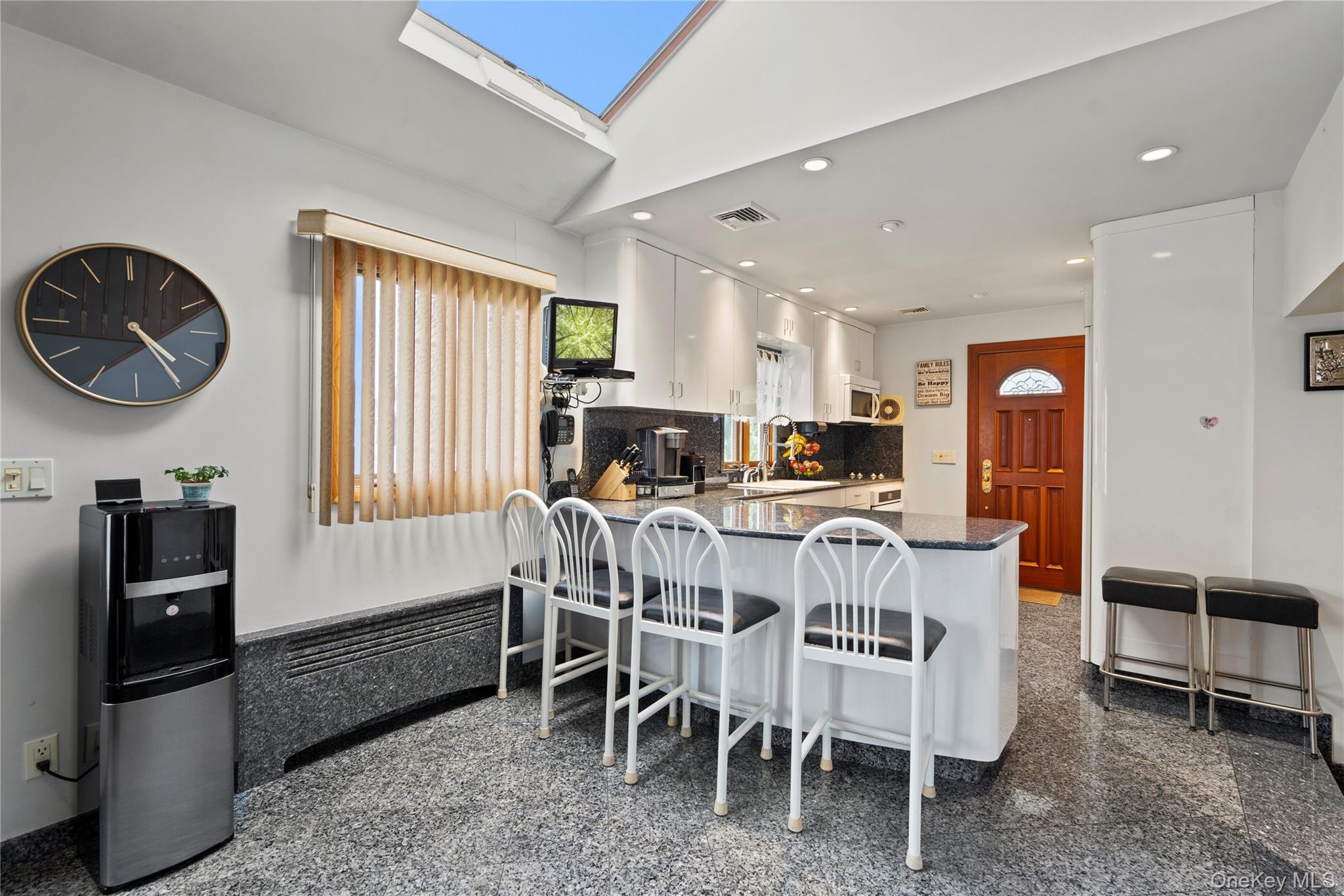 33 Shelter Hill Road, Plainview, NY 11803