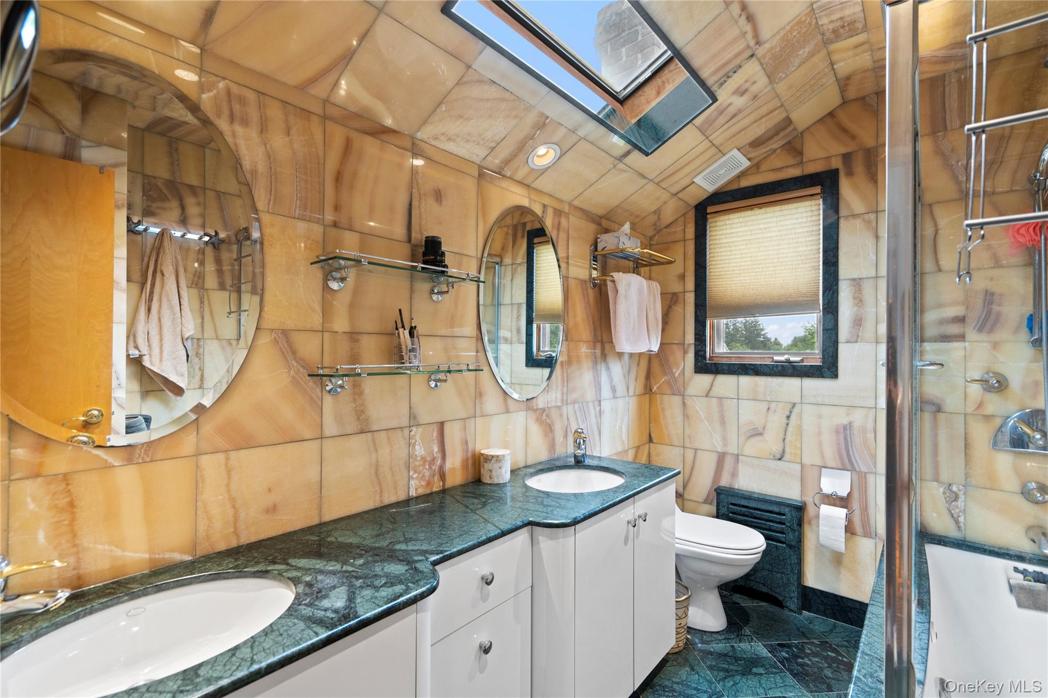 33 Shelter Hill Road, Plainview, NY 11803