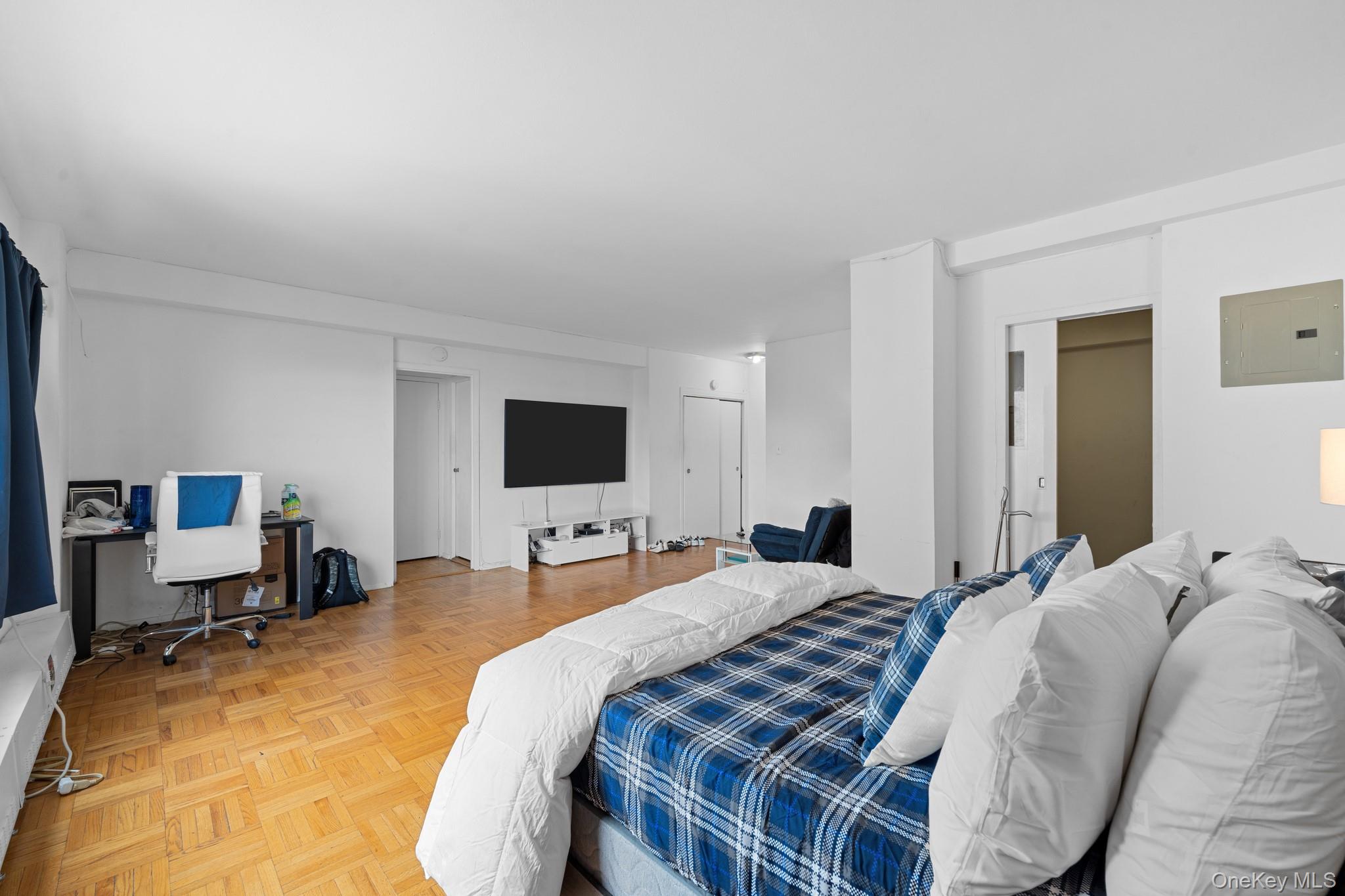 4 Fordham Hill Oval # 9E, Bronx, NY 10468