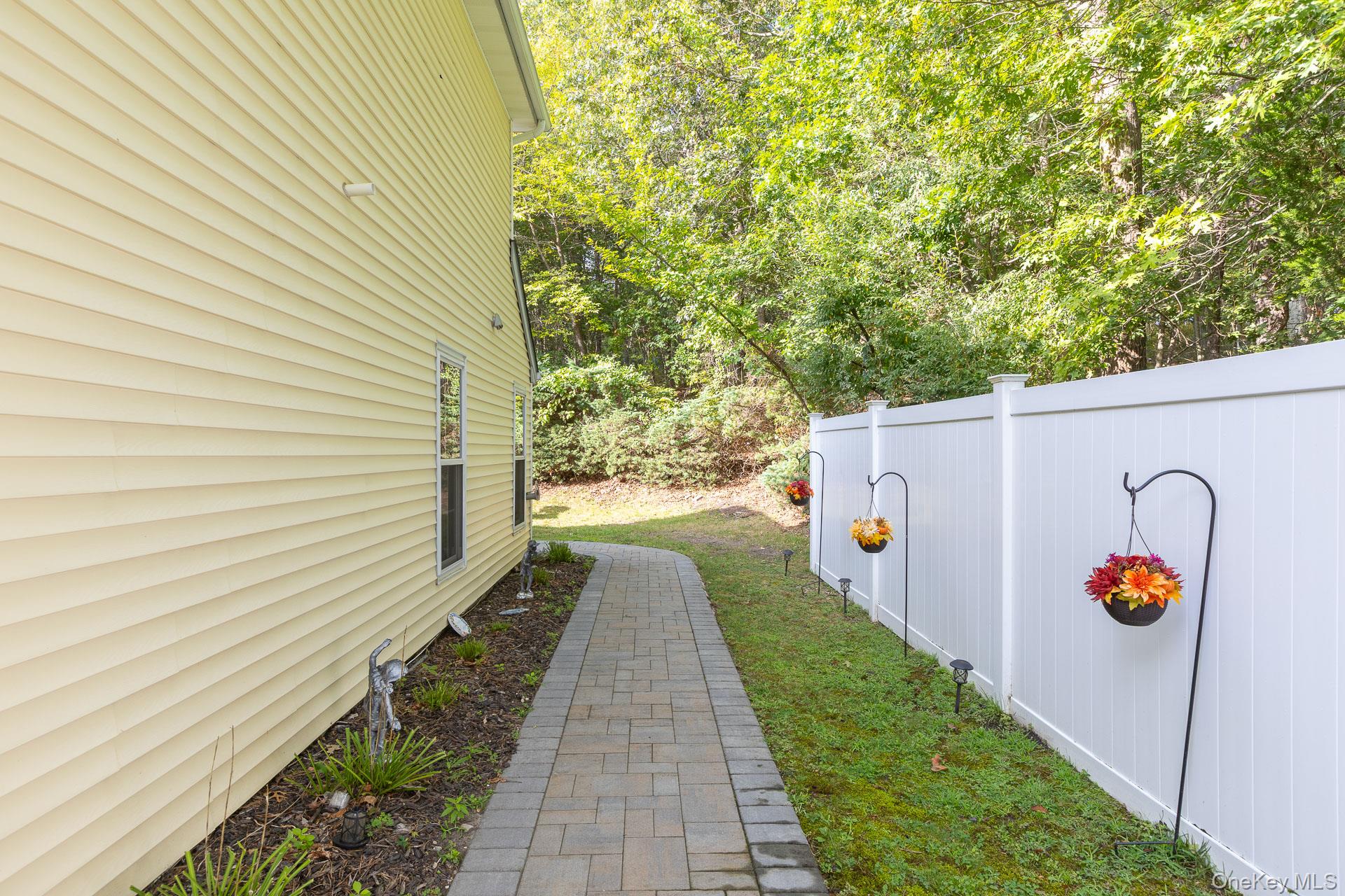 15 Cloister Lane, Middle Island, NY 11953