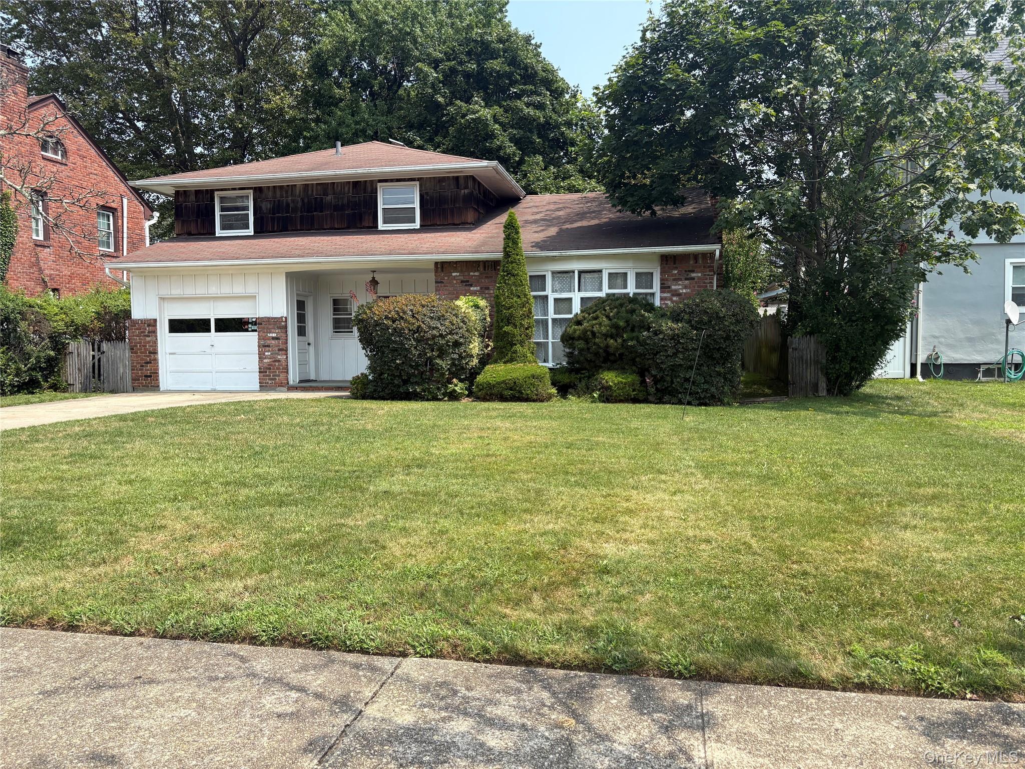 6 New York Avenue, Freeport, NY 11520