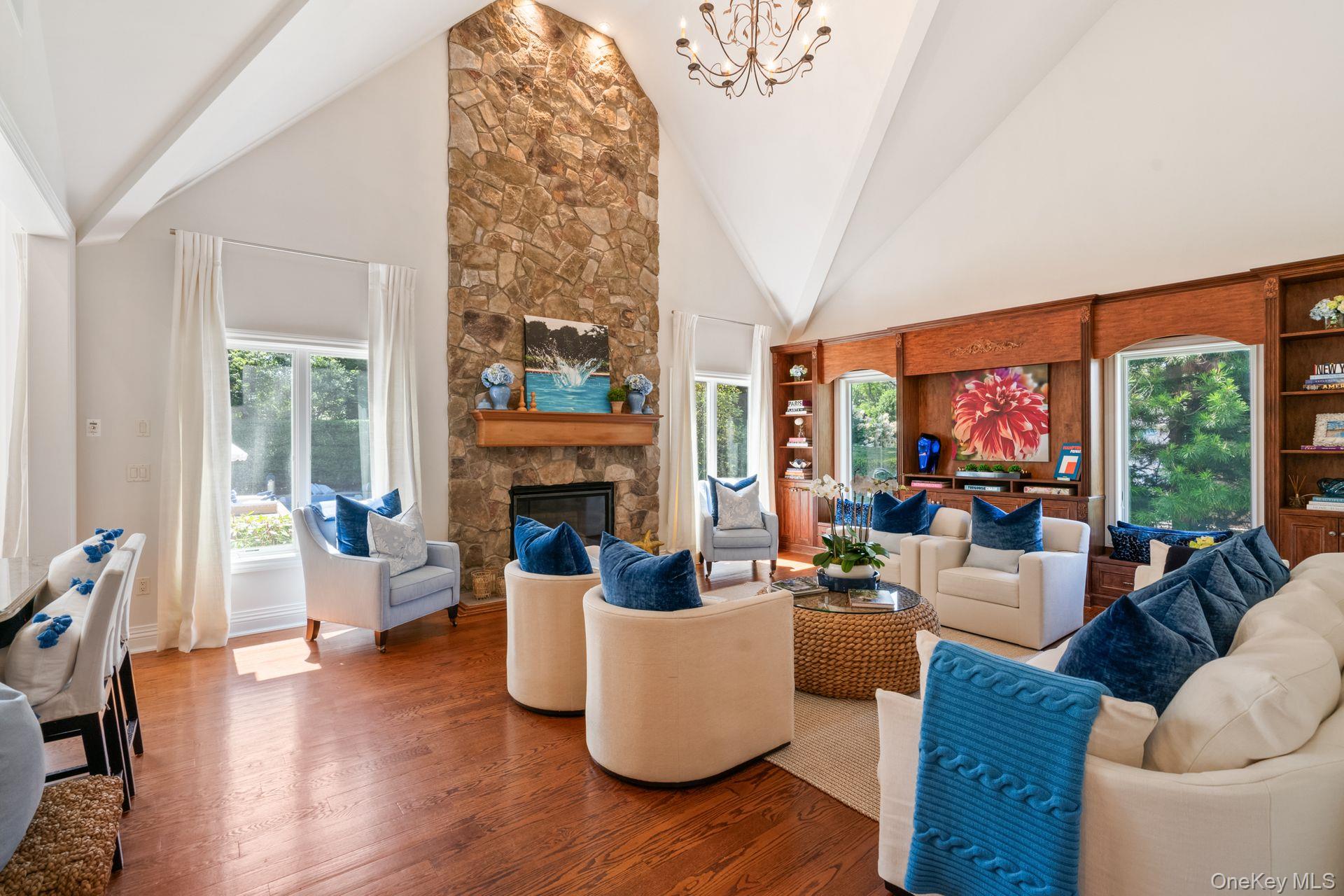 18 Quaker Path, Huntington, NY 11743