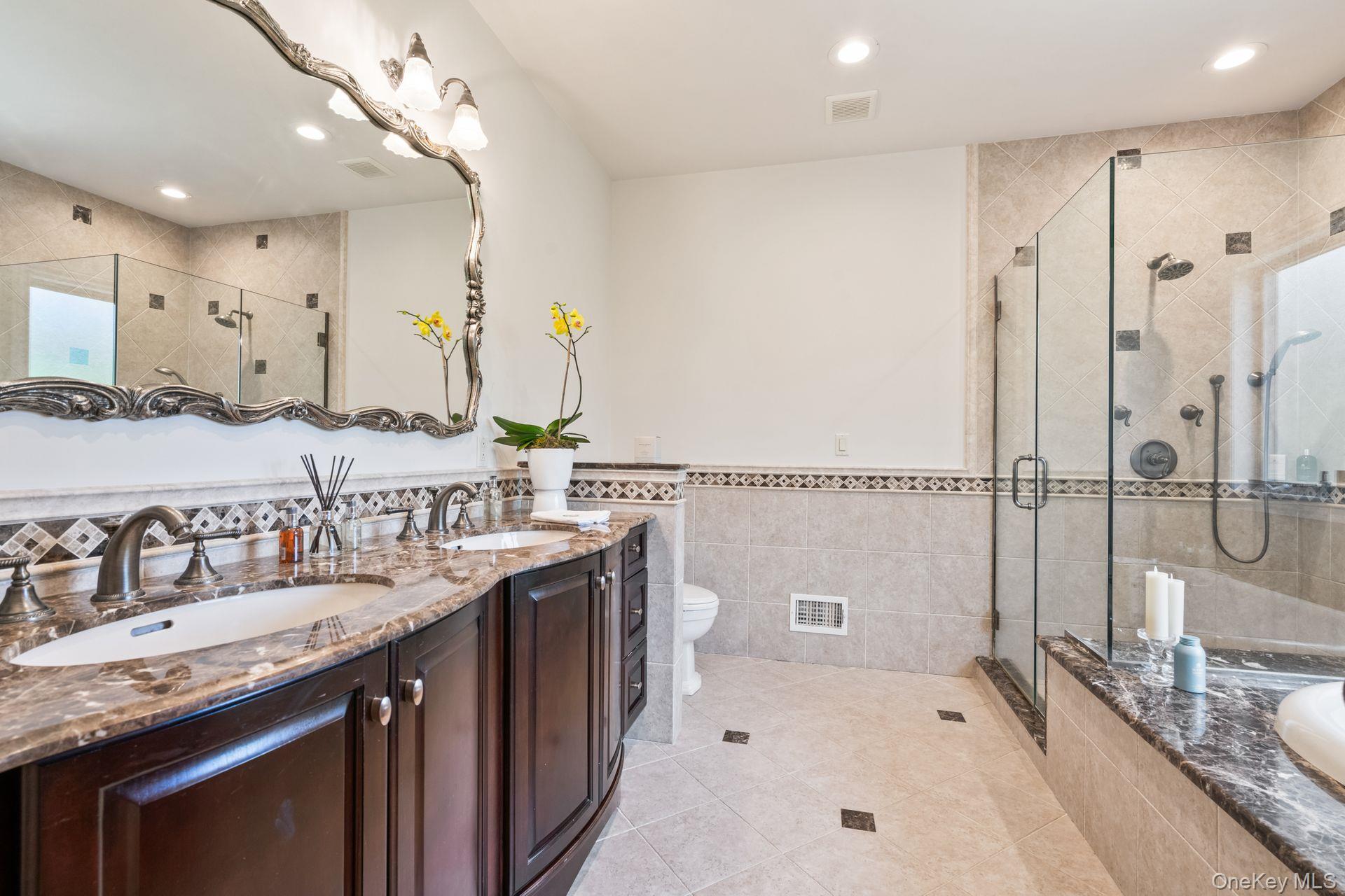 18 Quaker Path, Huntington, NY 11743