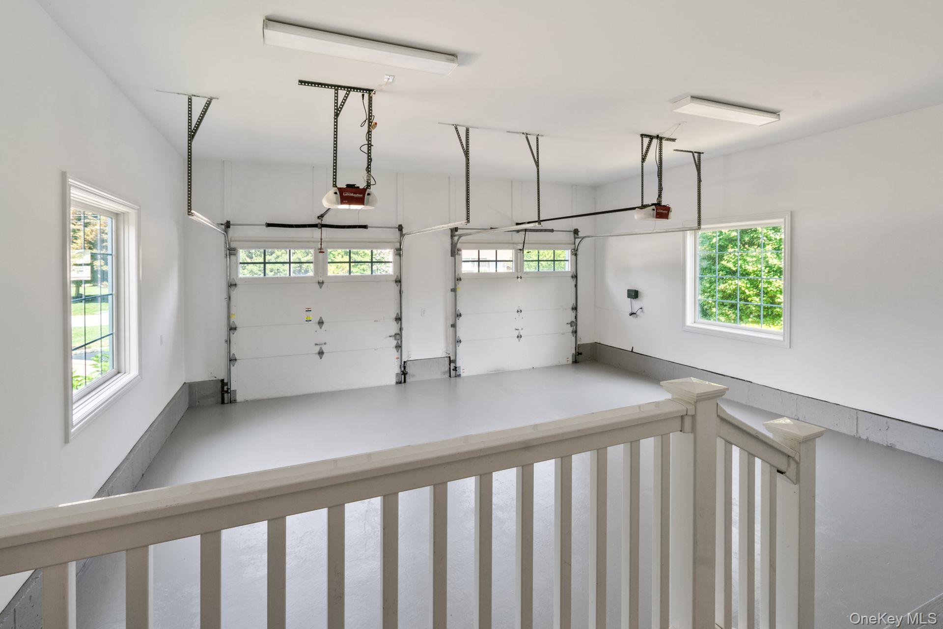 18 Quaker Path, Huntington, NY 11743