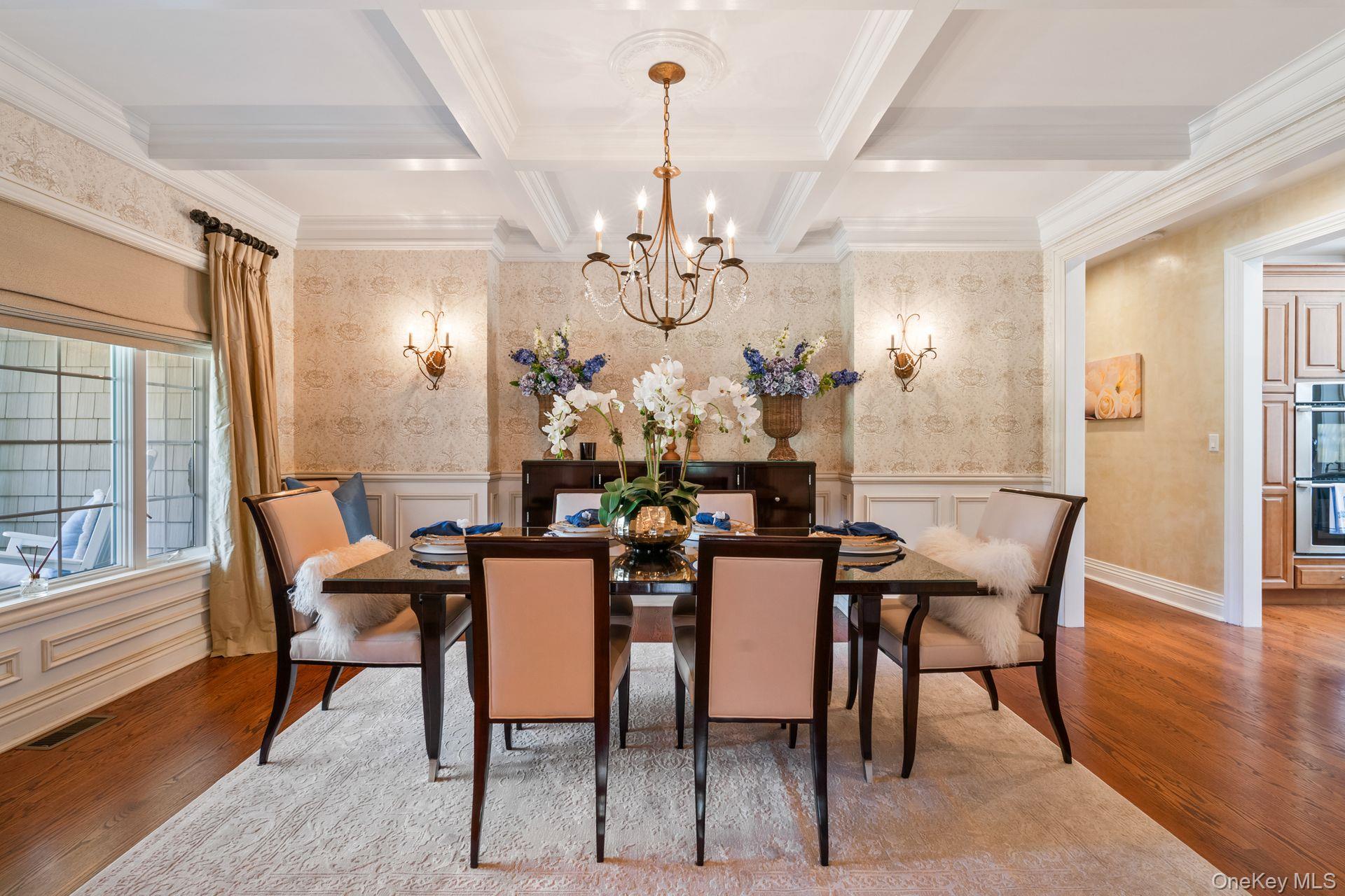 18 Quaker Path, Huntington, NY 11743