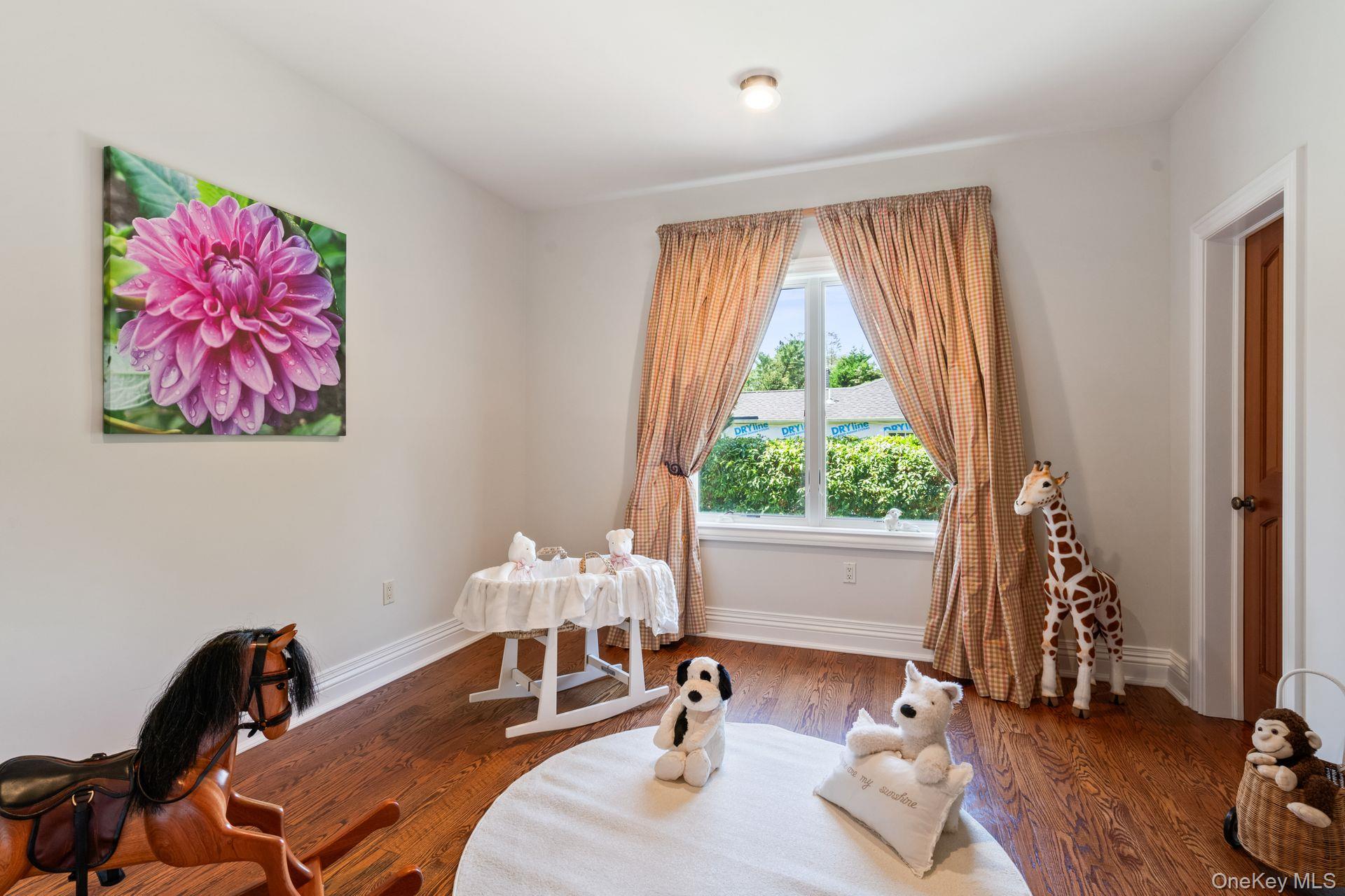 18 Quaker Path, Huntington, NY 11743