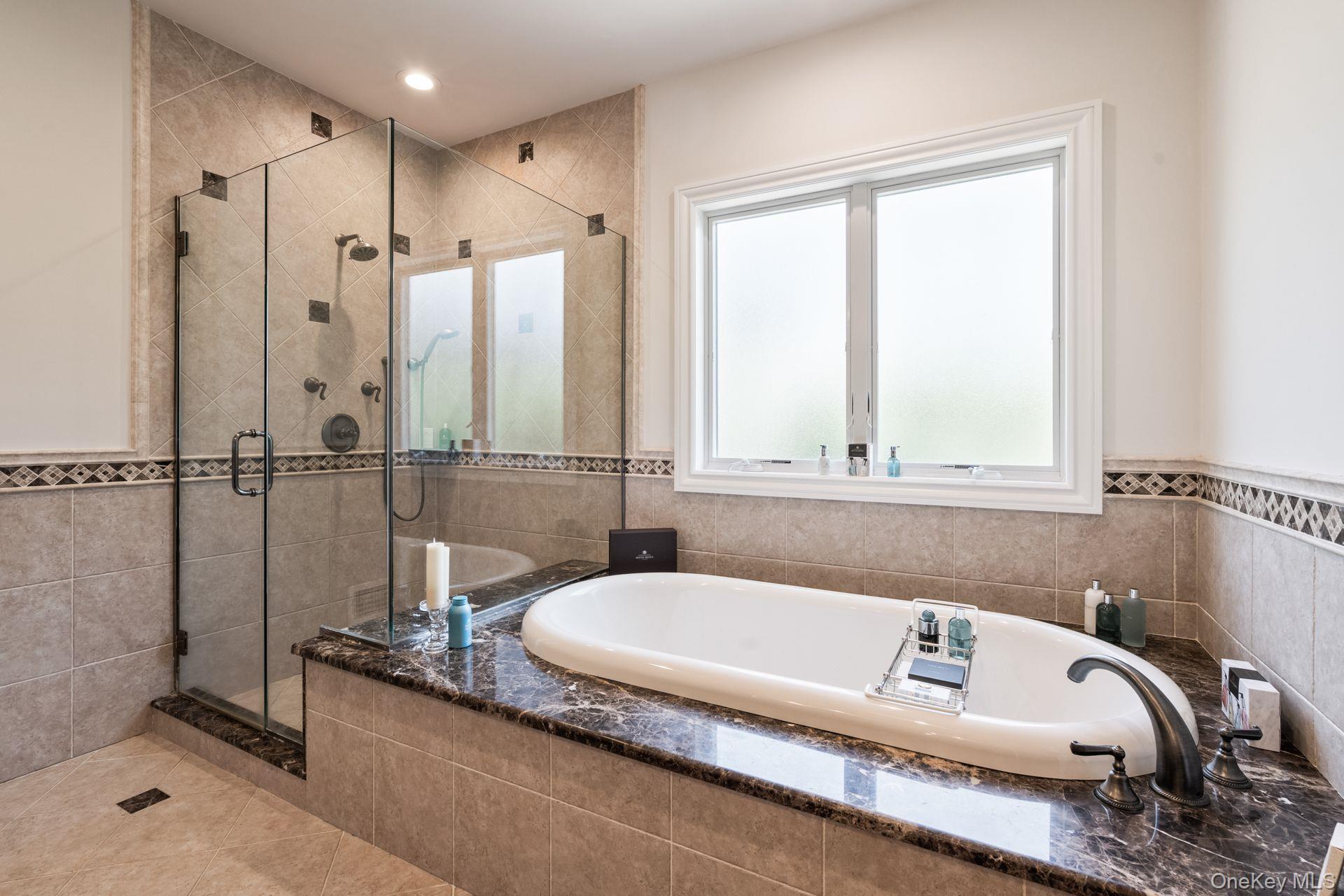 18 Quaker Path, Huntington, NY 11743