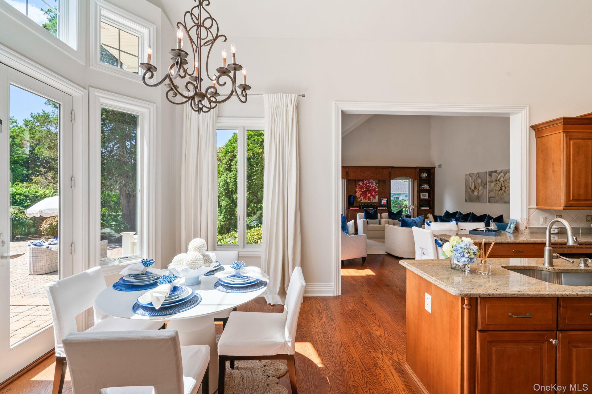 18 Quaker Path, Huntington, NY 11743