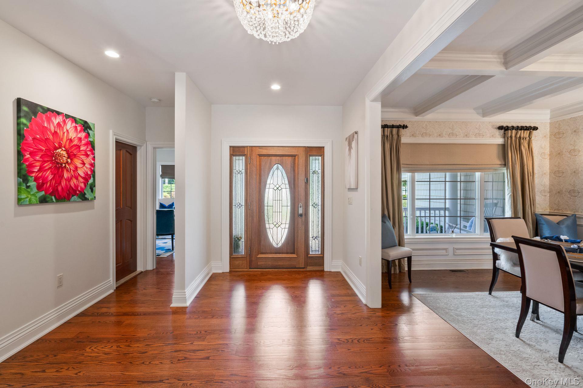 18 Quaker Path, Huntington, NY 11743