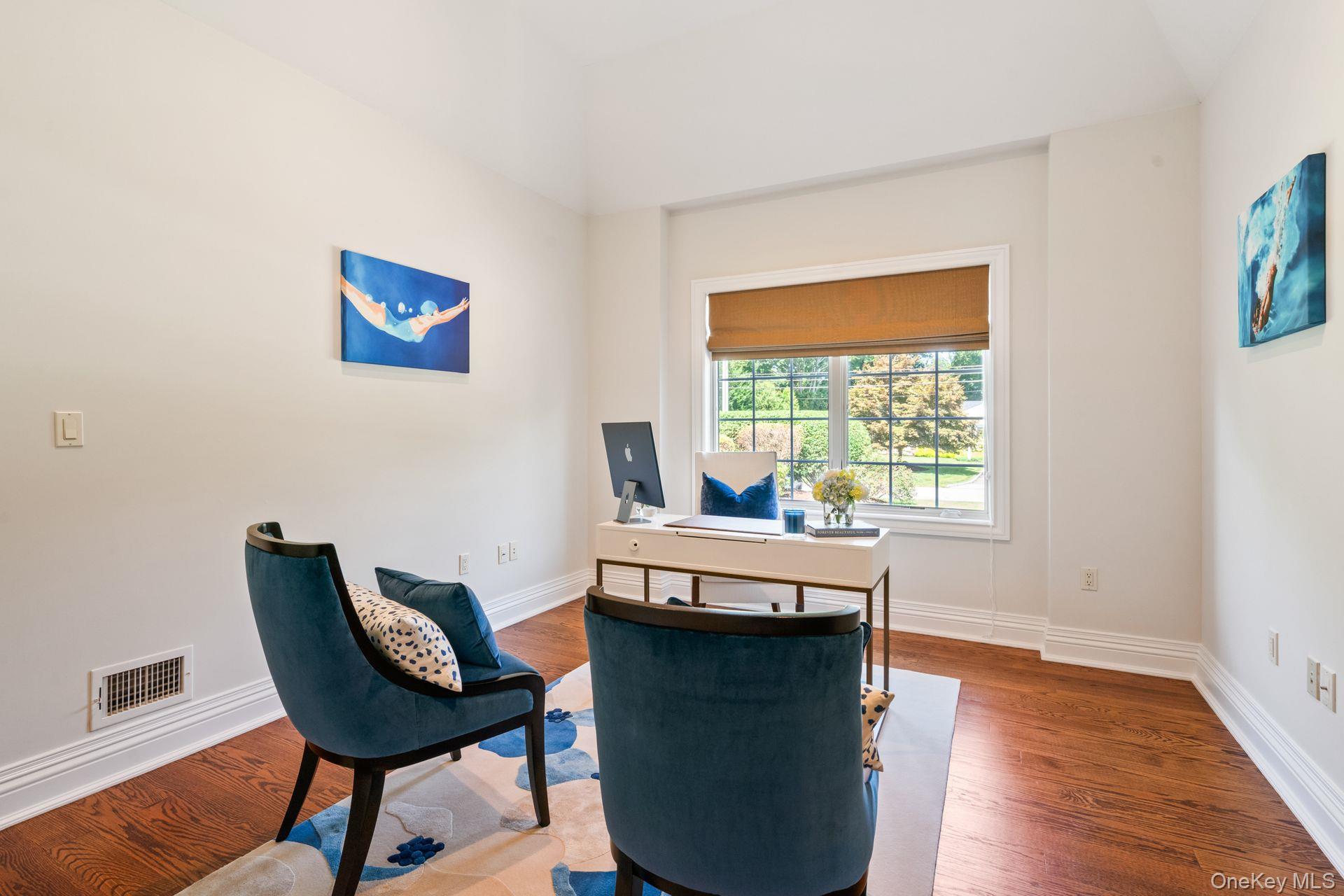 18 Quaker Path, Huntington, NY 11743