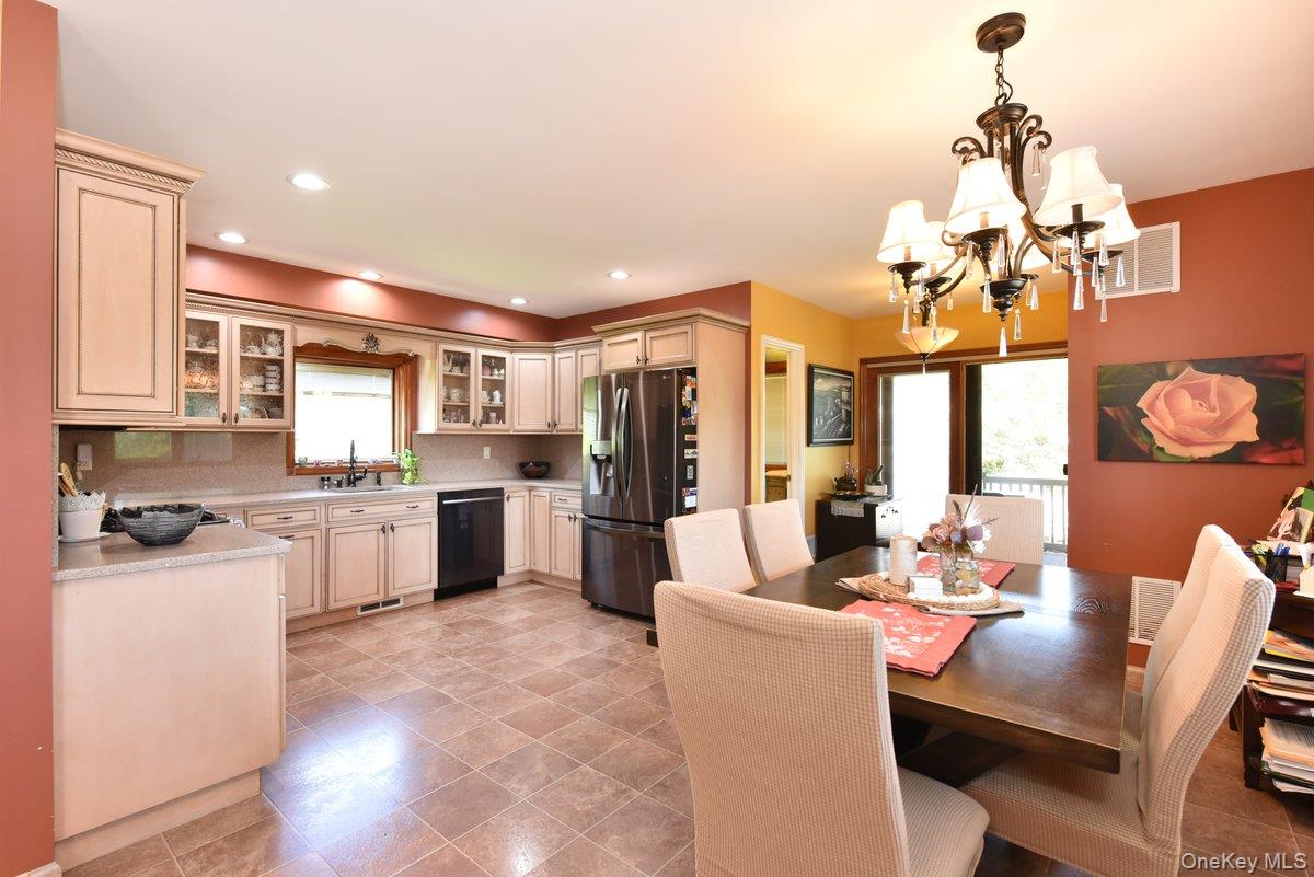 385 Oceanside Parkway, Oceanside, NY 11572