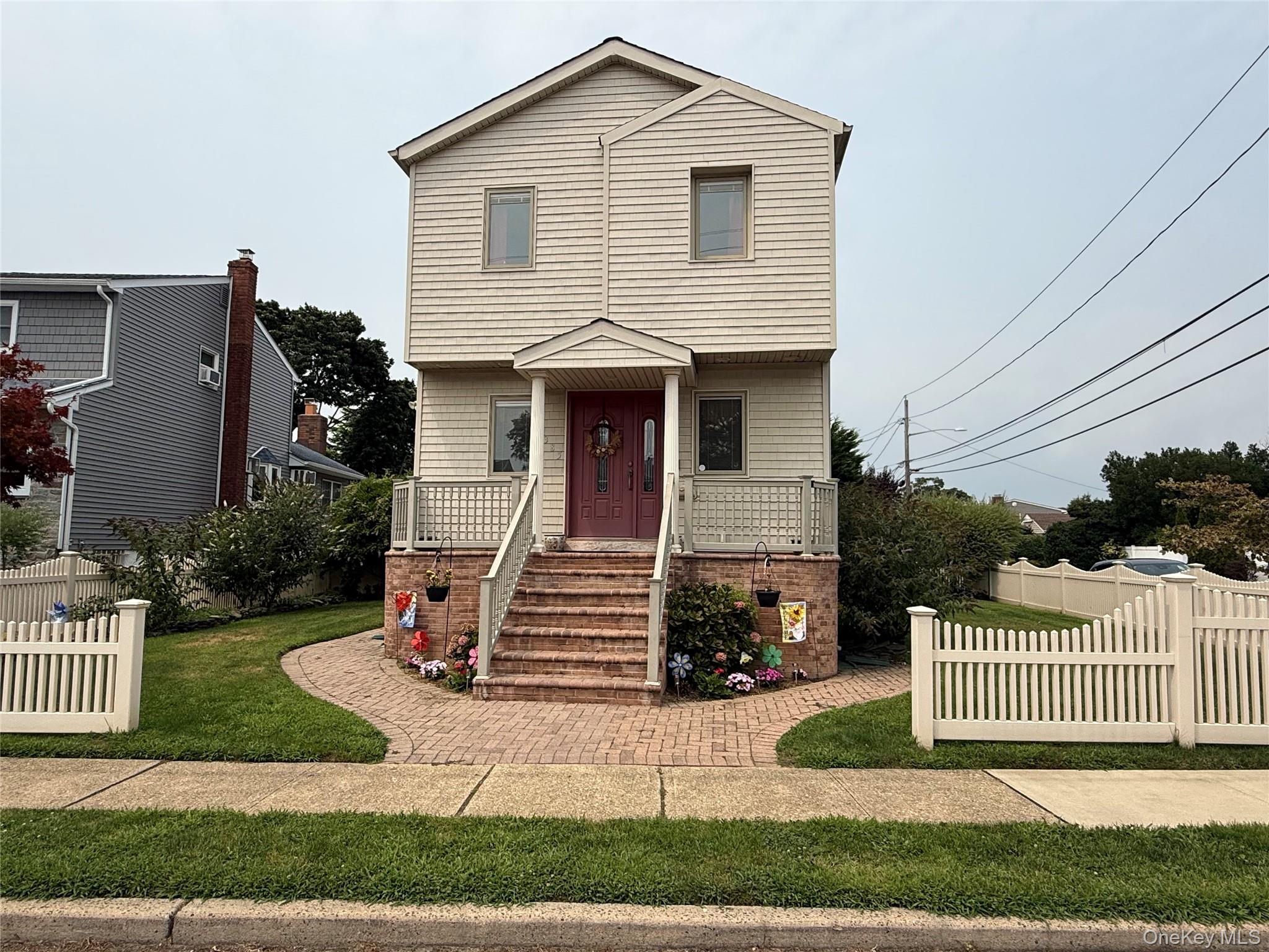 385 Oceanside Parkway, Oceanside, NY 11572