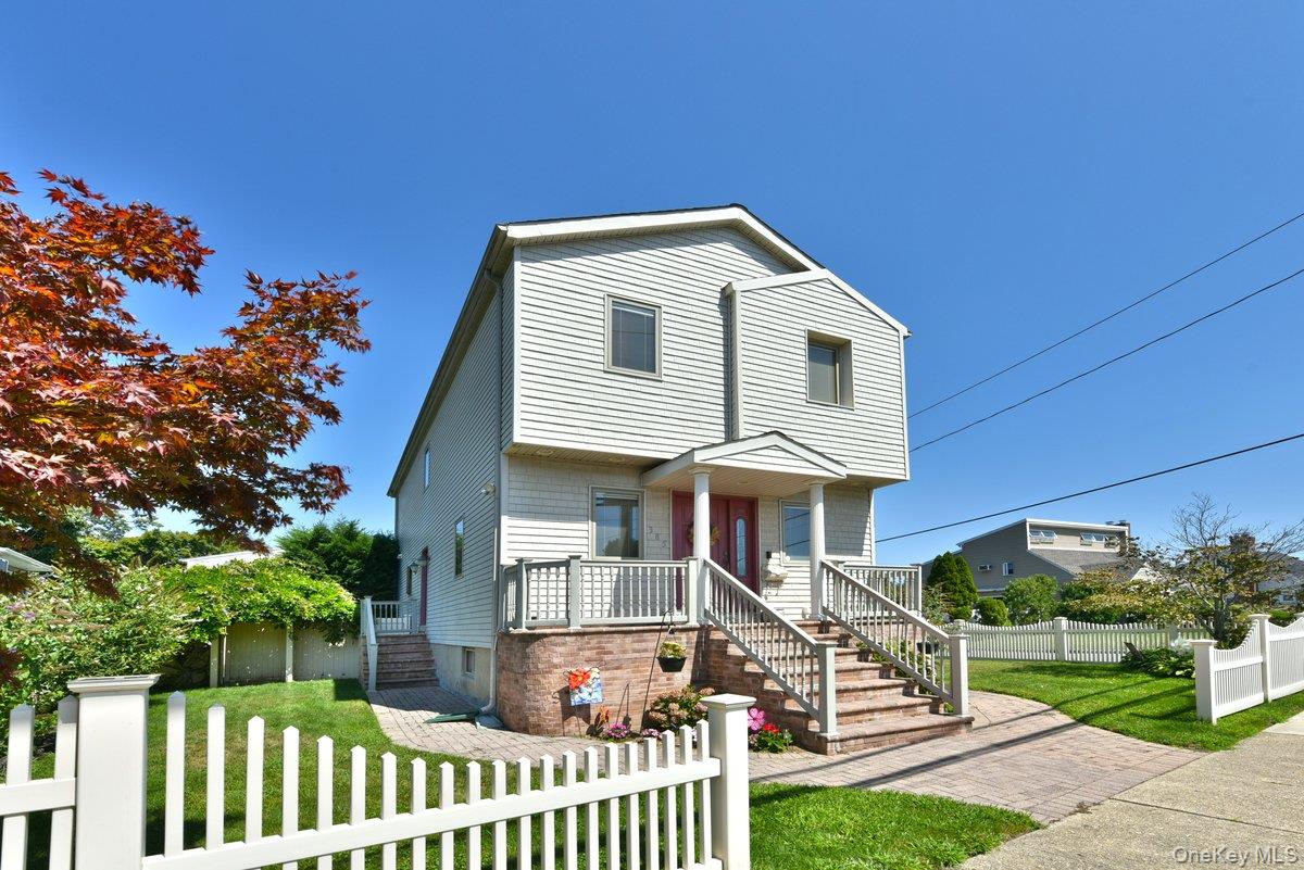 385 Oceanside Parkway, Oceanside, NY 11572