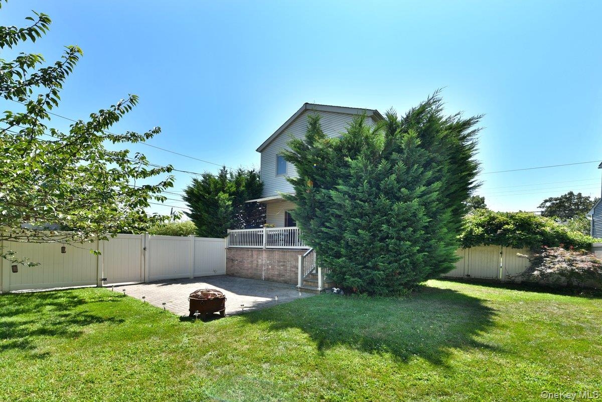 385 Oceanside Parkway, Oceanside, NY 11572