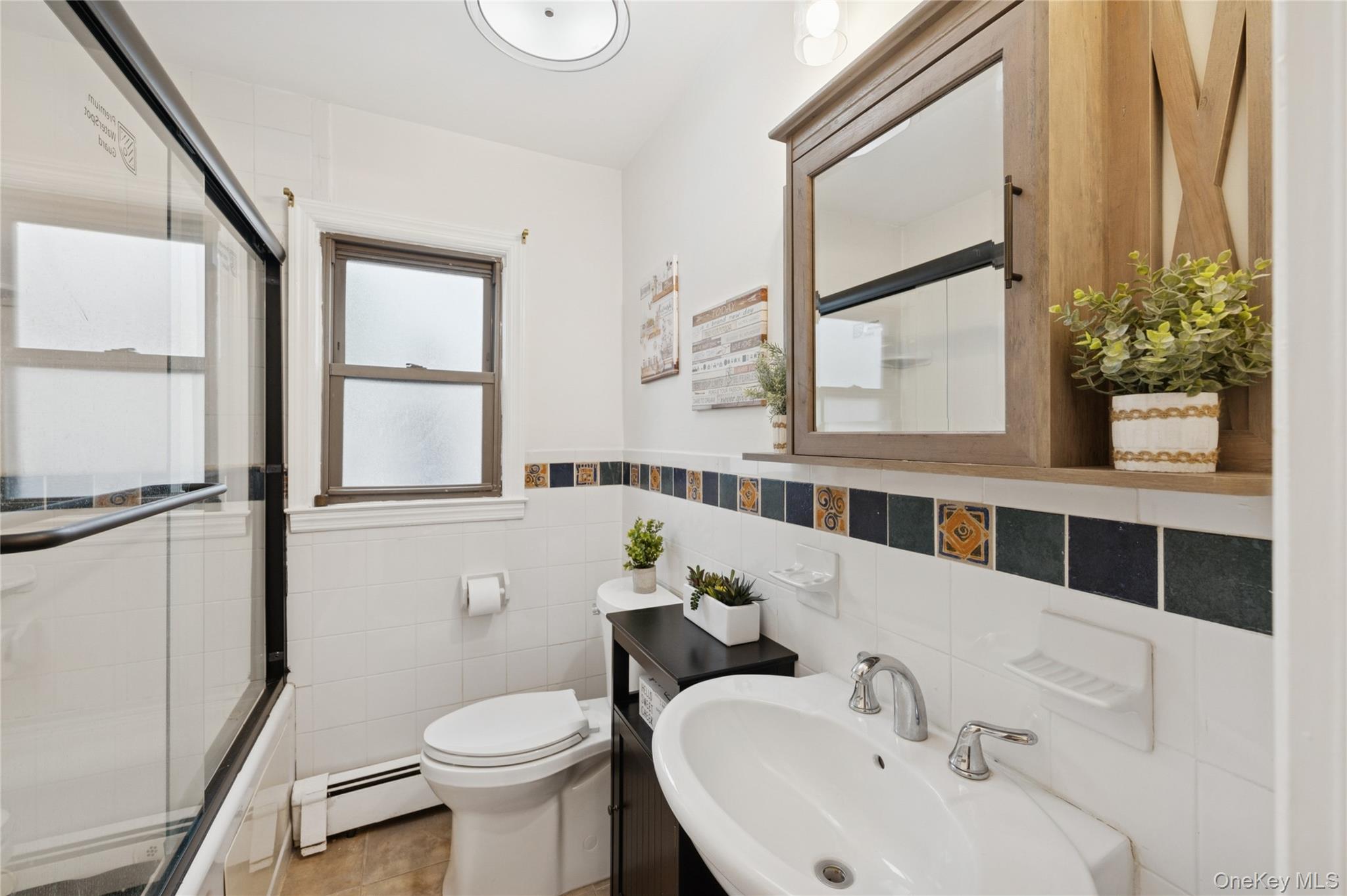 33 Newport Road, Island Park, NY 11558