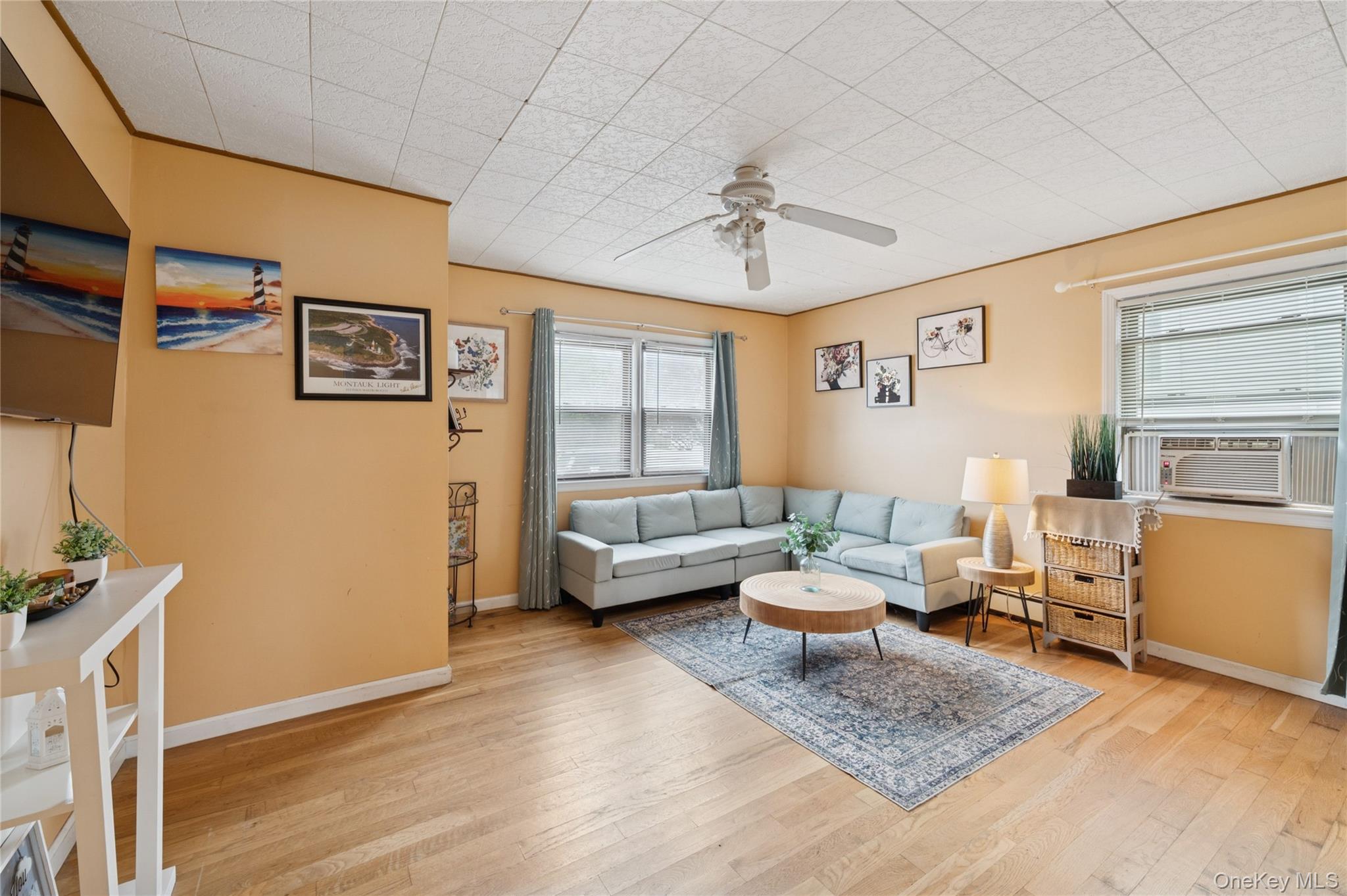 33 Newport Road, Island Park, NY 11558