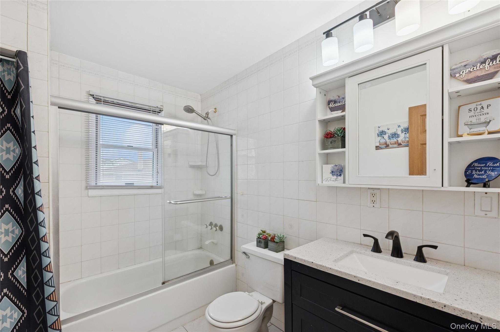 33 Newport Road, Island Park, NY 11558