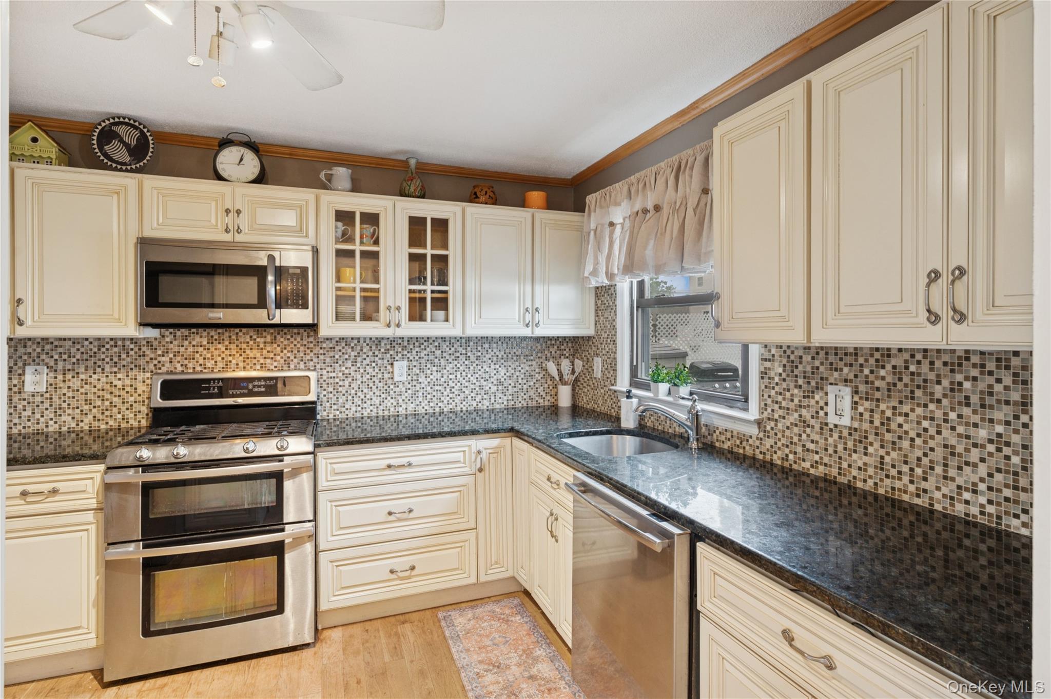 33 Newport Road, Island Park, NY 11558