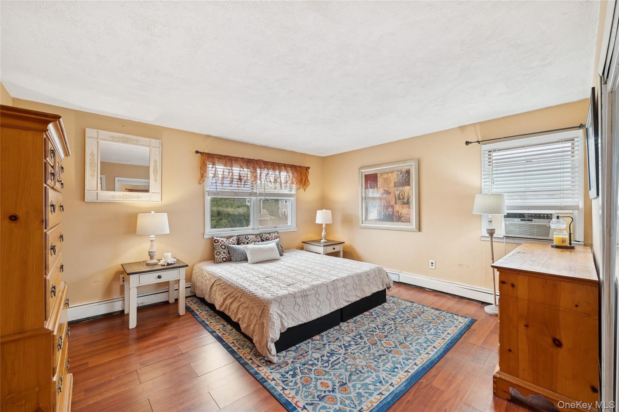 33 Newport Road, Island Park, NY 11558