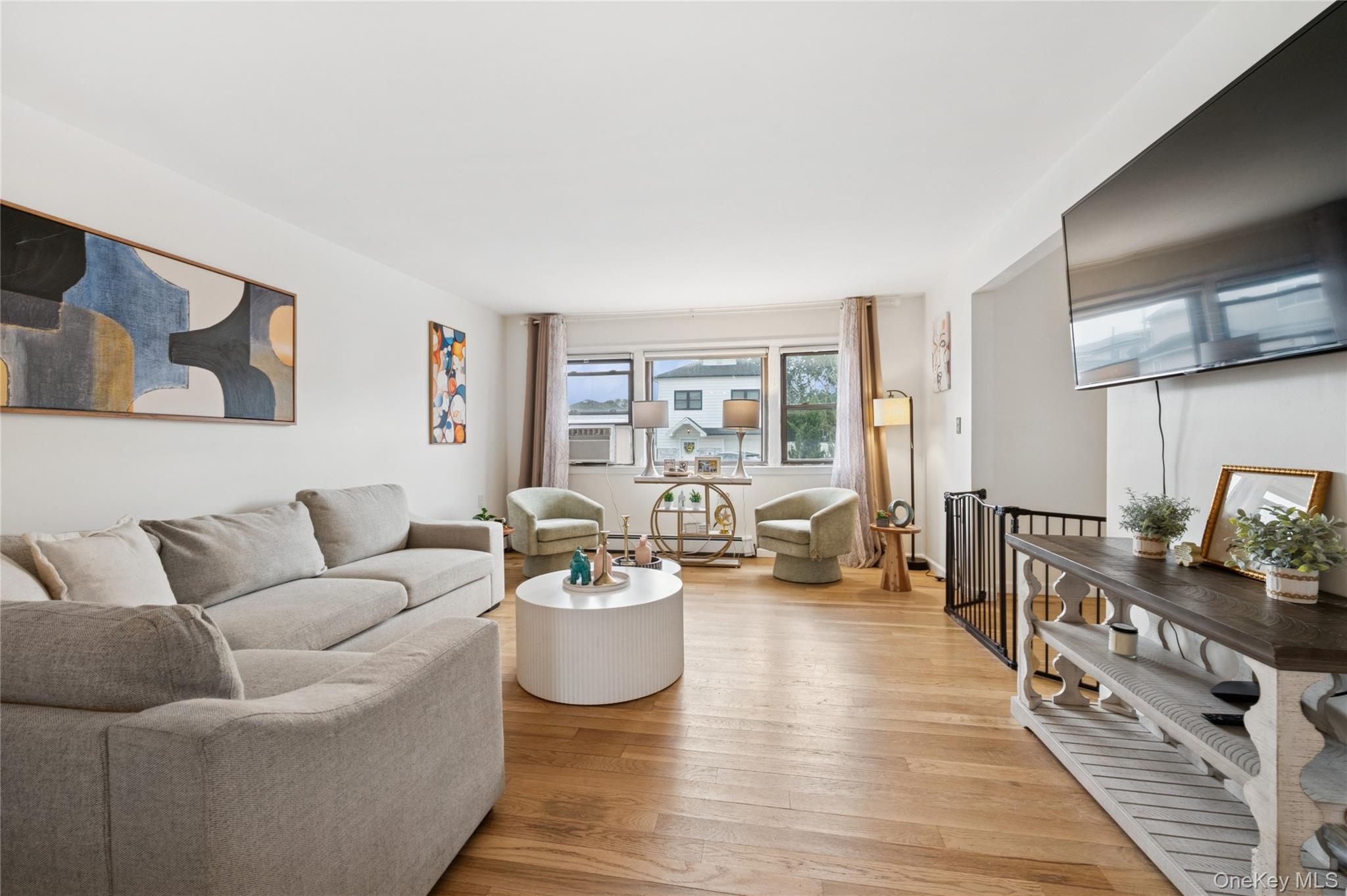 33 Newport Road, Island Park, NY 11558