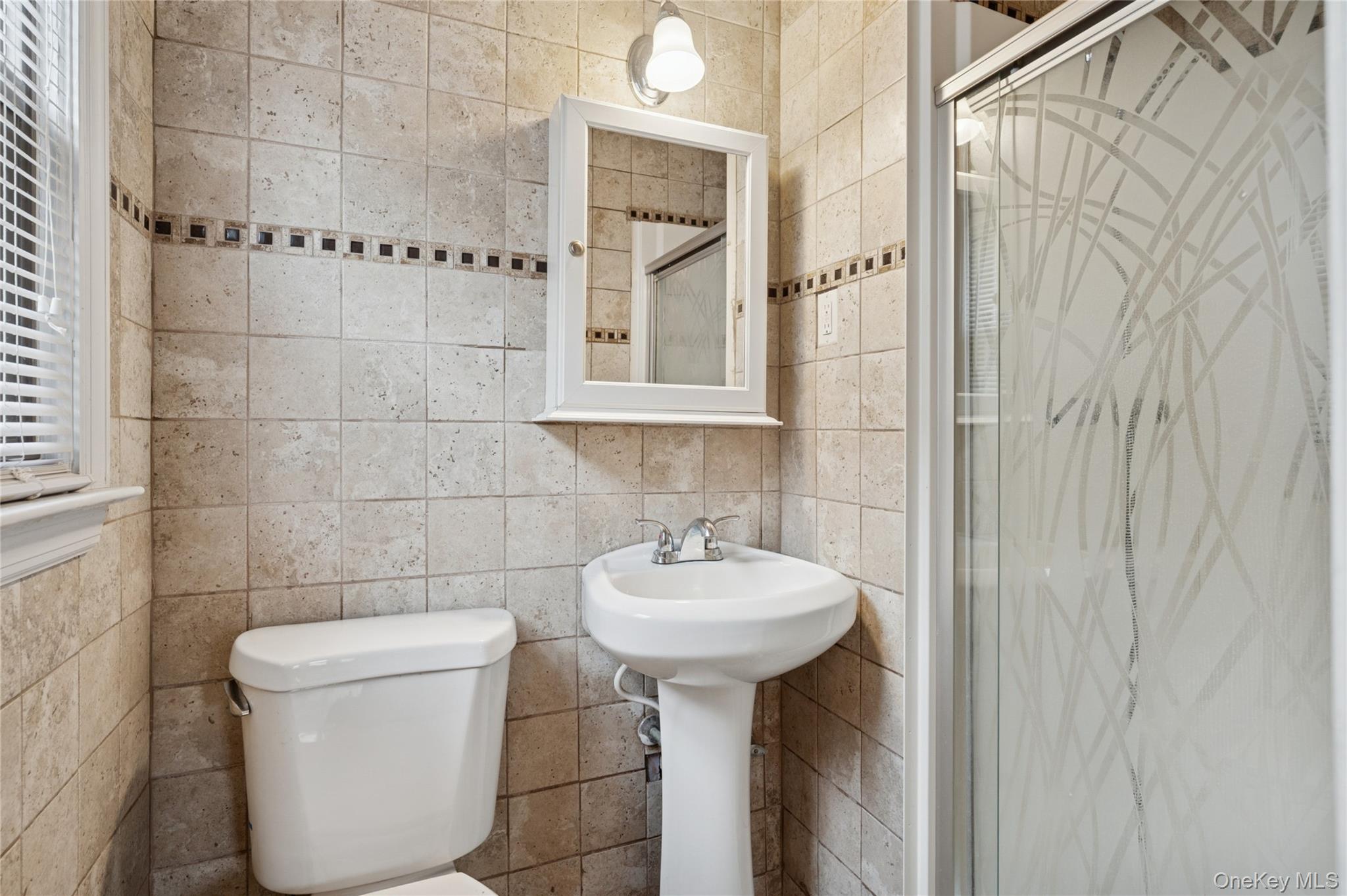 33 Newport Road, Island Park, NY 11558