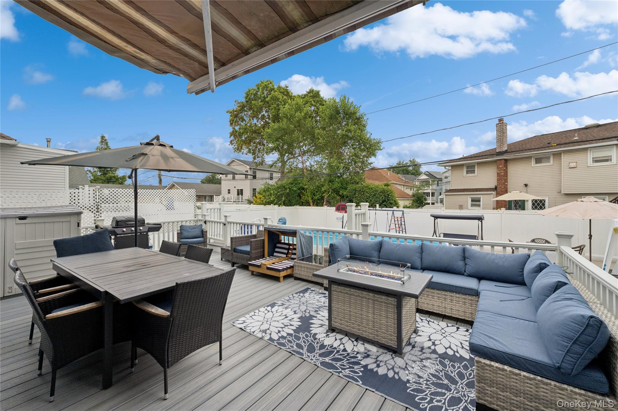 33 Newport Road, Island Park, NY 11558