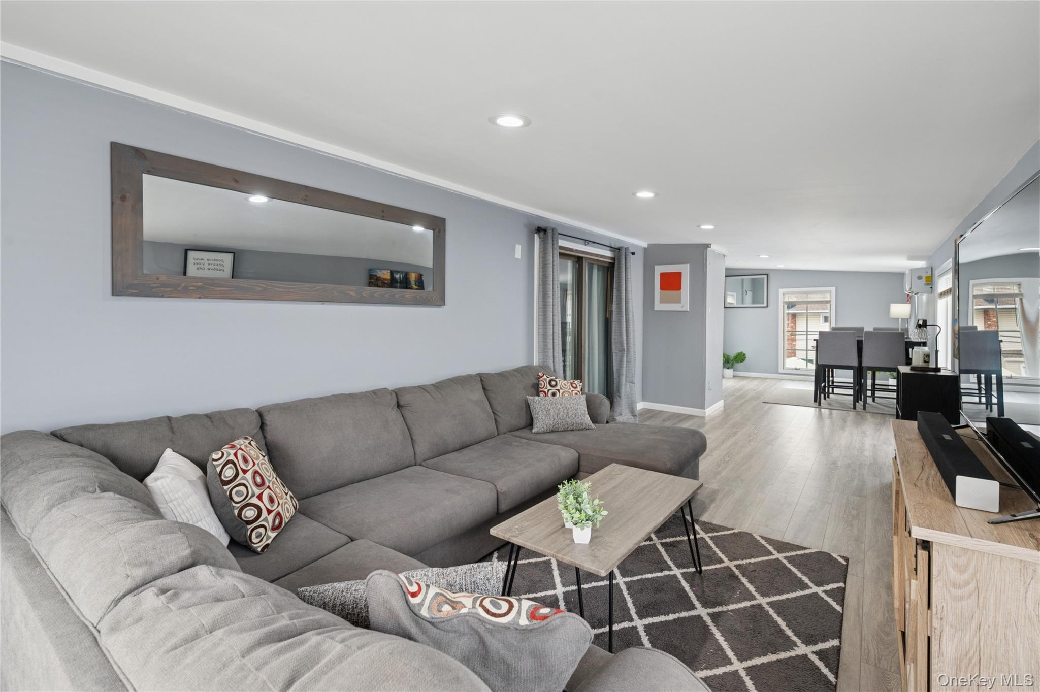 33 Newport Road, Island Park, NY 11558