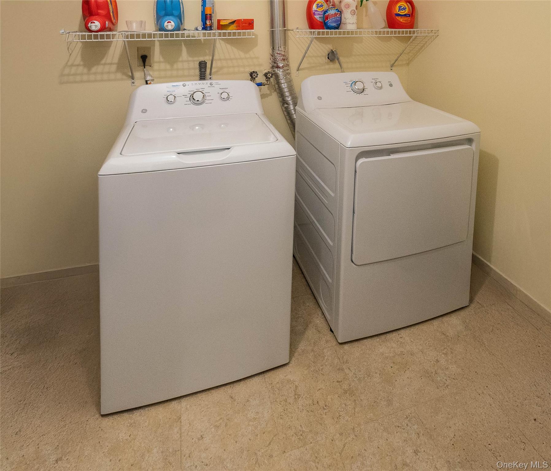 1210 Washington Green, New Windsor, NY 12553