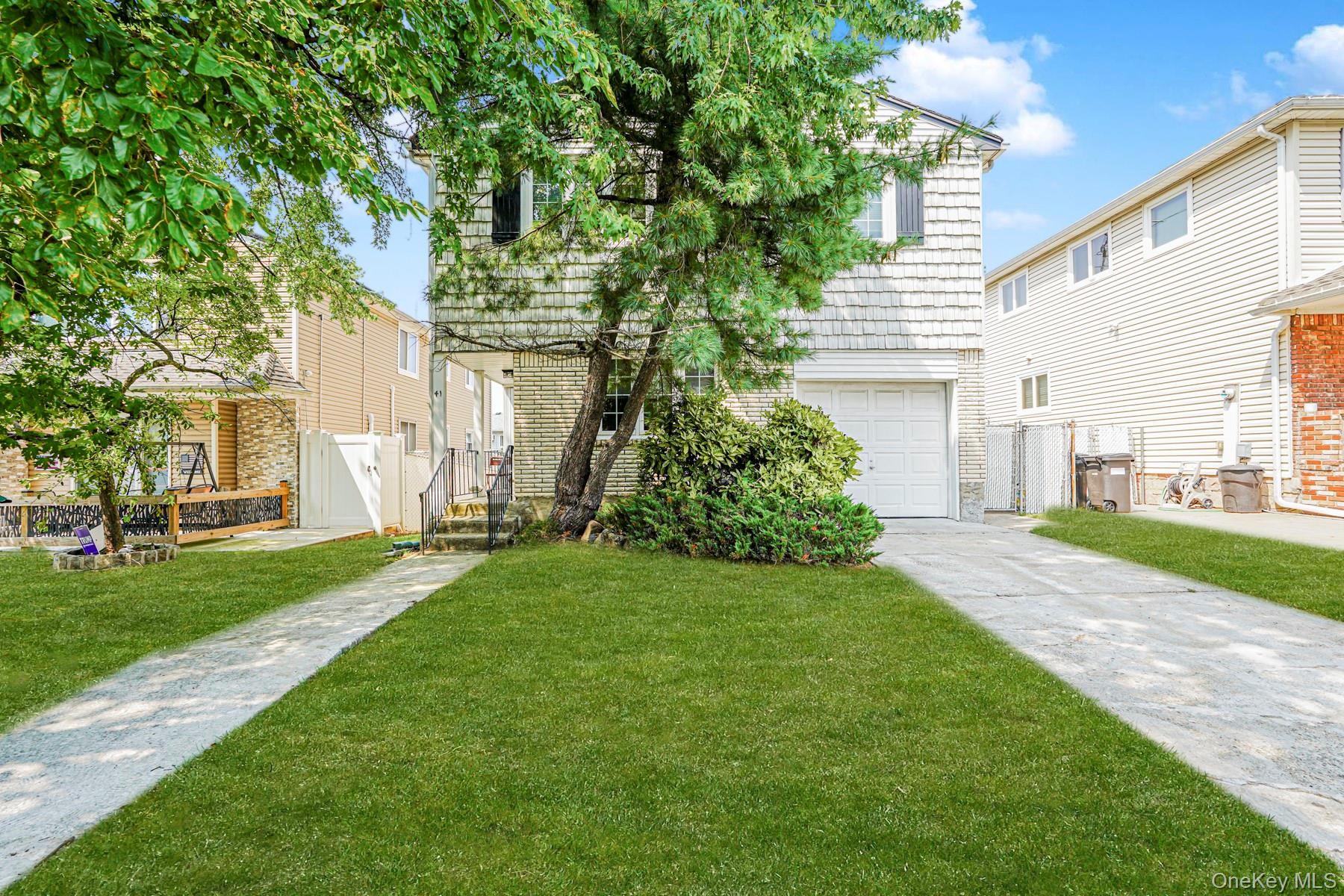 41 Middle Loop Road, Staten Island, NY 10308