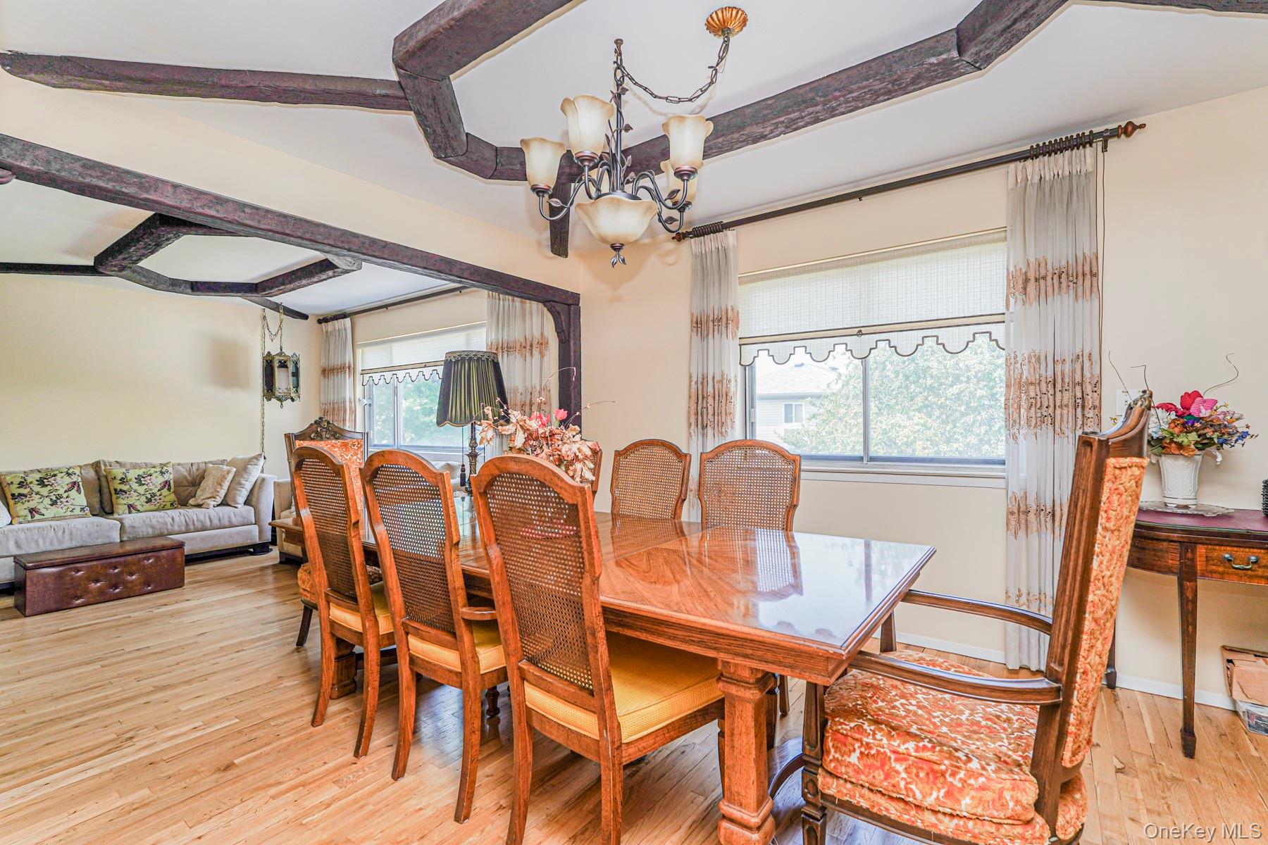 41 Middle Loop Road, Staten Island, NY 10308