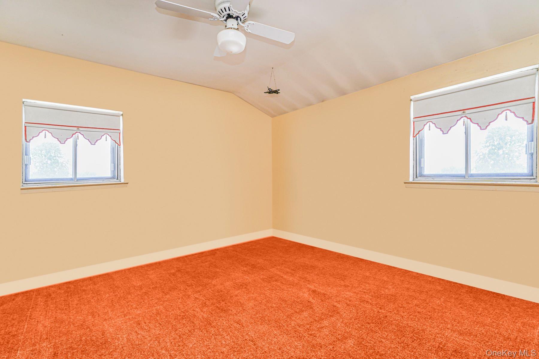 41 Middle Loop Road, Staten Island, NY 10308