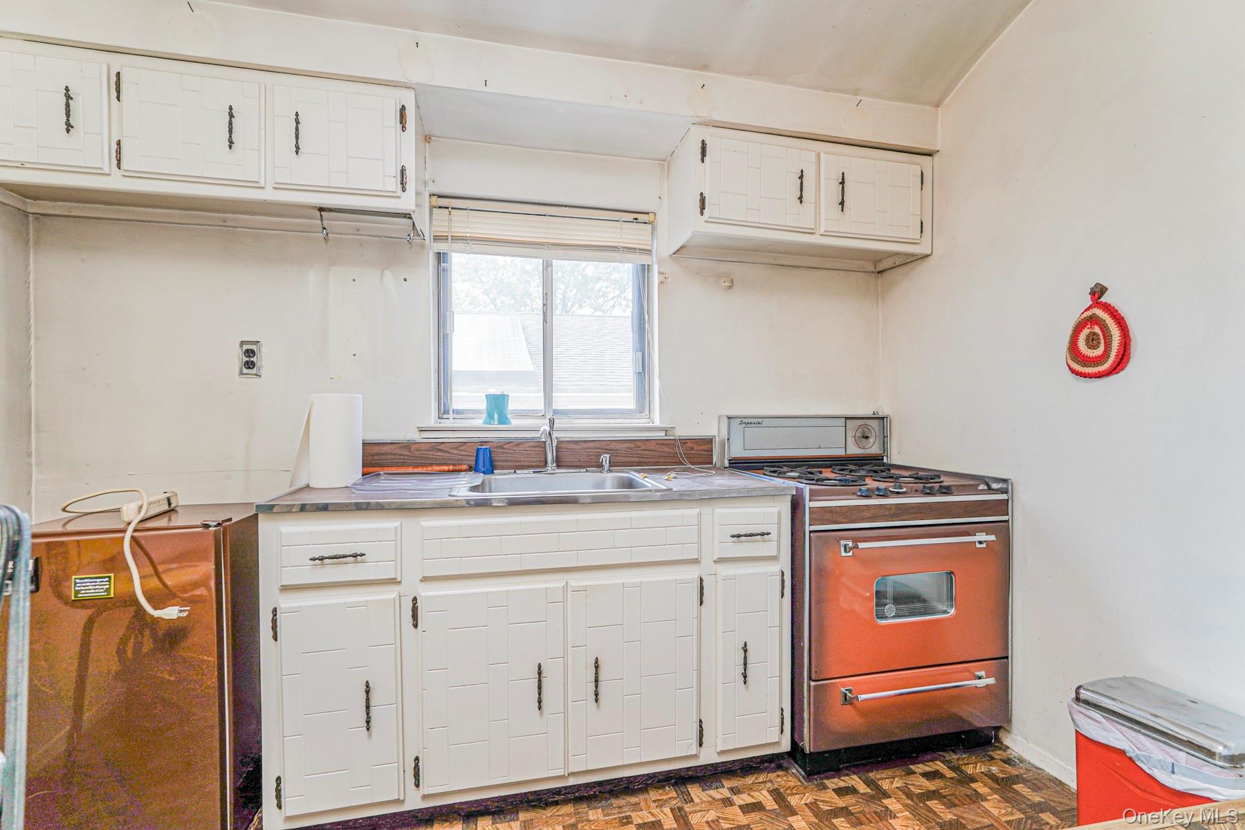 41 Middle Loop Road, Staten Island, NY 10308